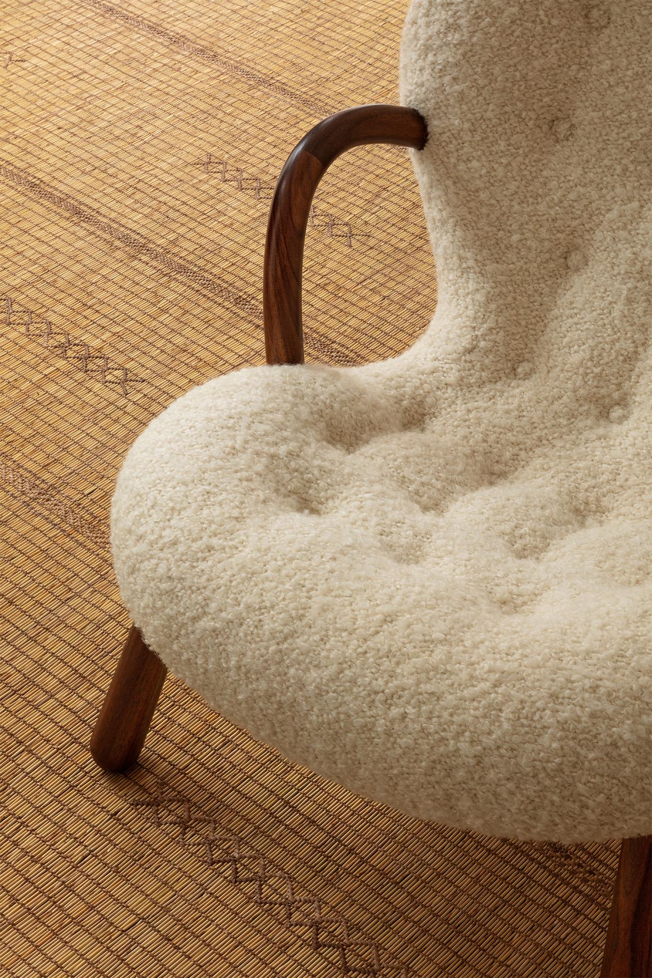 Arnold Madsen Boucle-Lampensessel und Hocker aus Boucle im Angebot 1