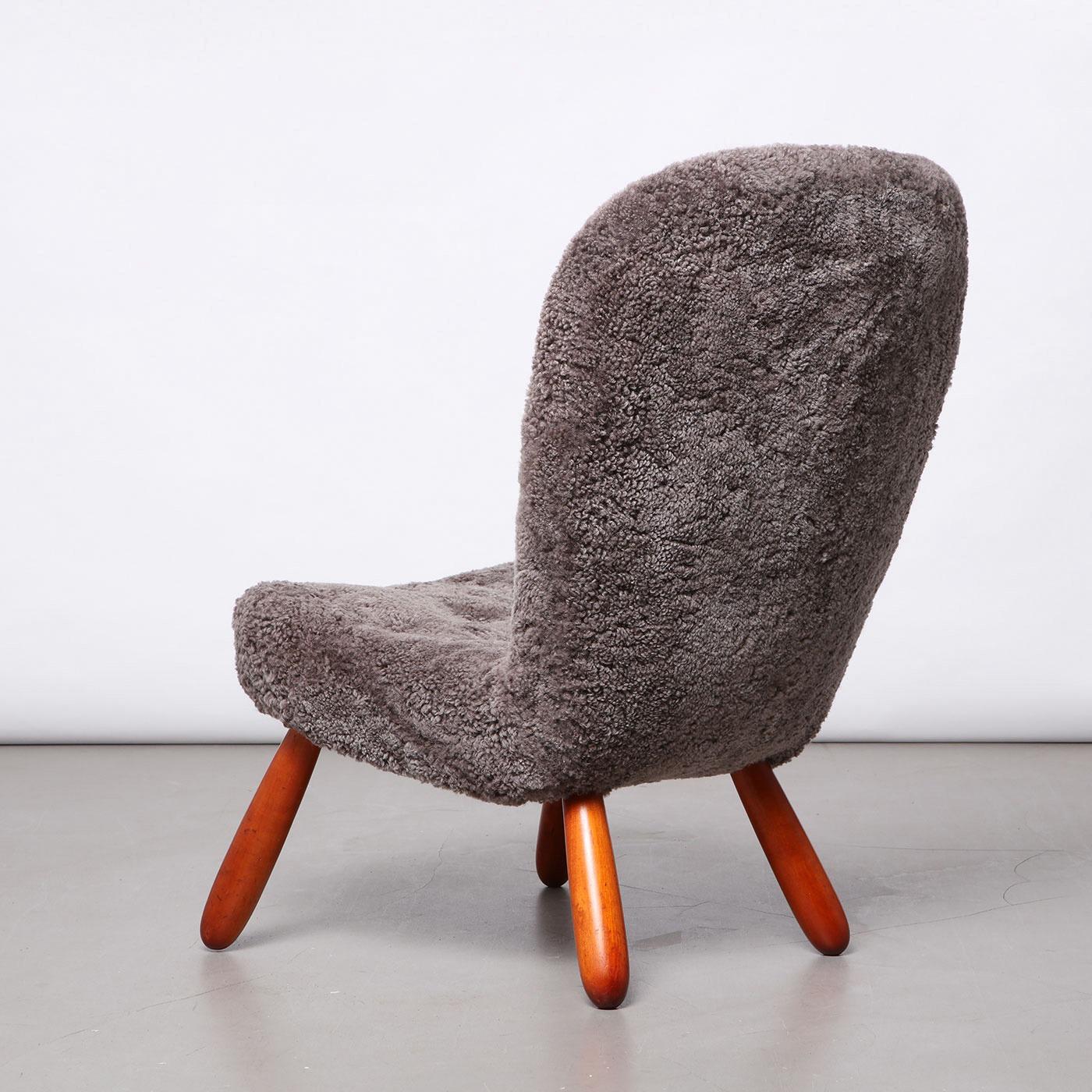 Montone Sedia 'Clam' di Arnold Madsen in pelle di pecora, anni '40 in vendita