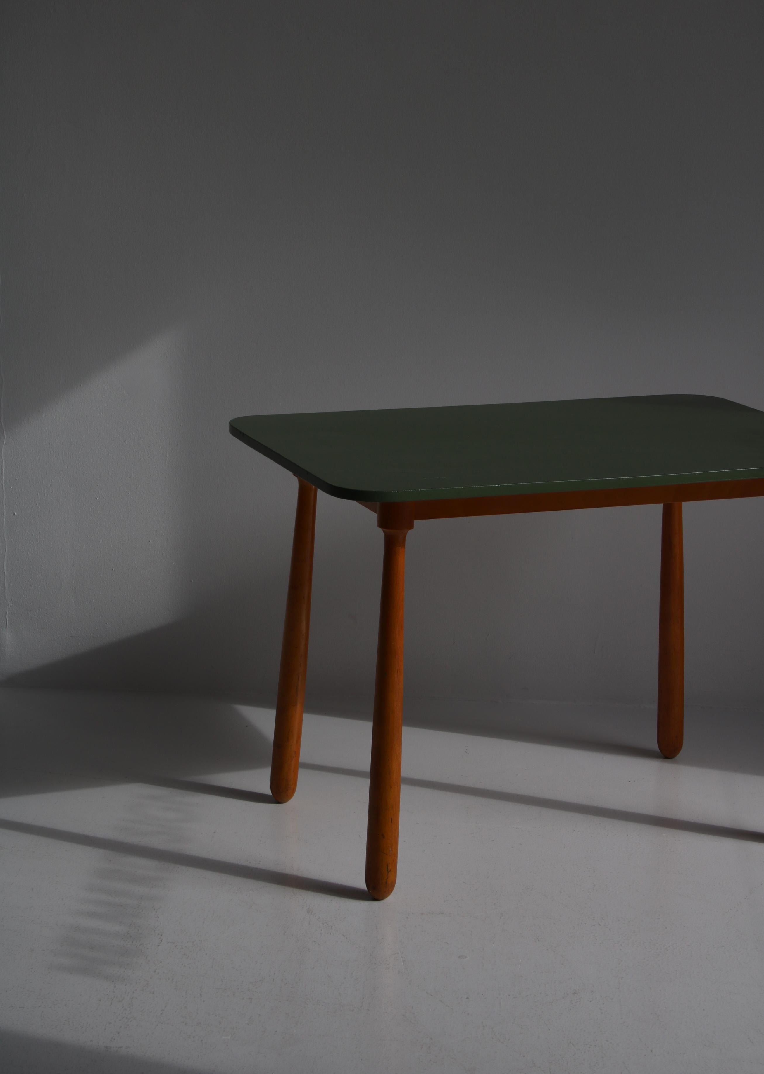Arnold Madsen Club Legged Desk / Table in Beech, Scandinavian Modern, 1940s For Sale 10