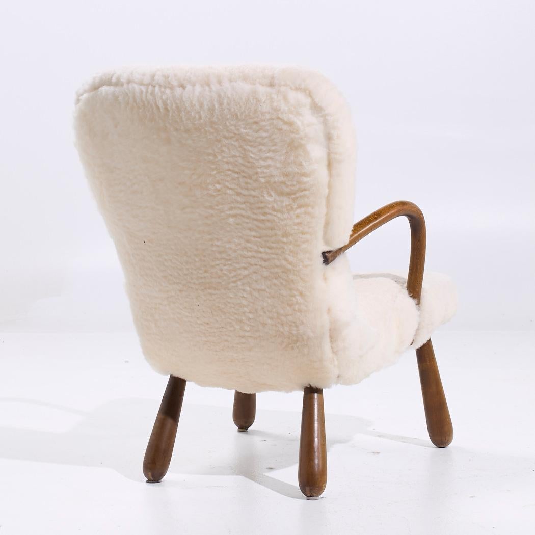 Arnold Madsen for Madsen & Schübel Mid Century Danish Clam Chair In Good Condition For Sale In Countryside, IL
