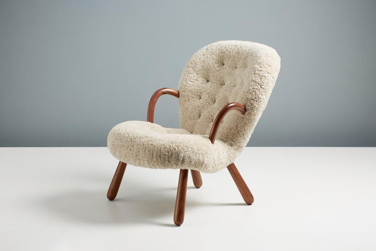 British Arnold Madsen Sheepskin Clam Chair, 1944 For Sale