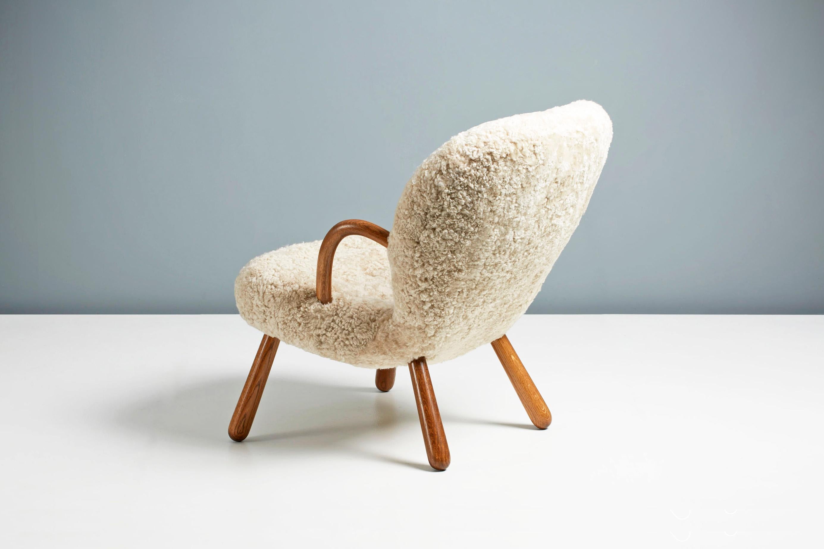 Scandinave moderne Réédition de chaises en peau de mouton Clam d'Arnold Madsen en vente