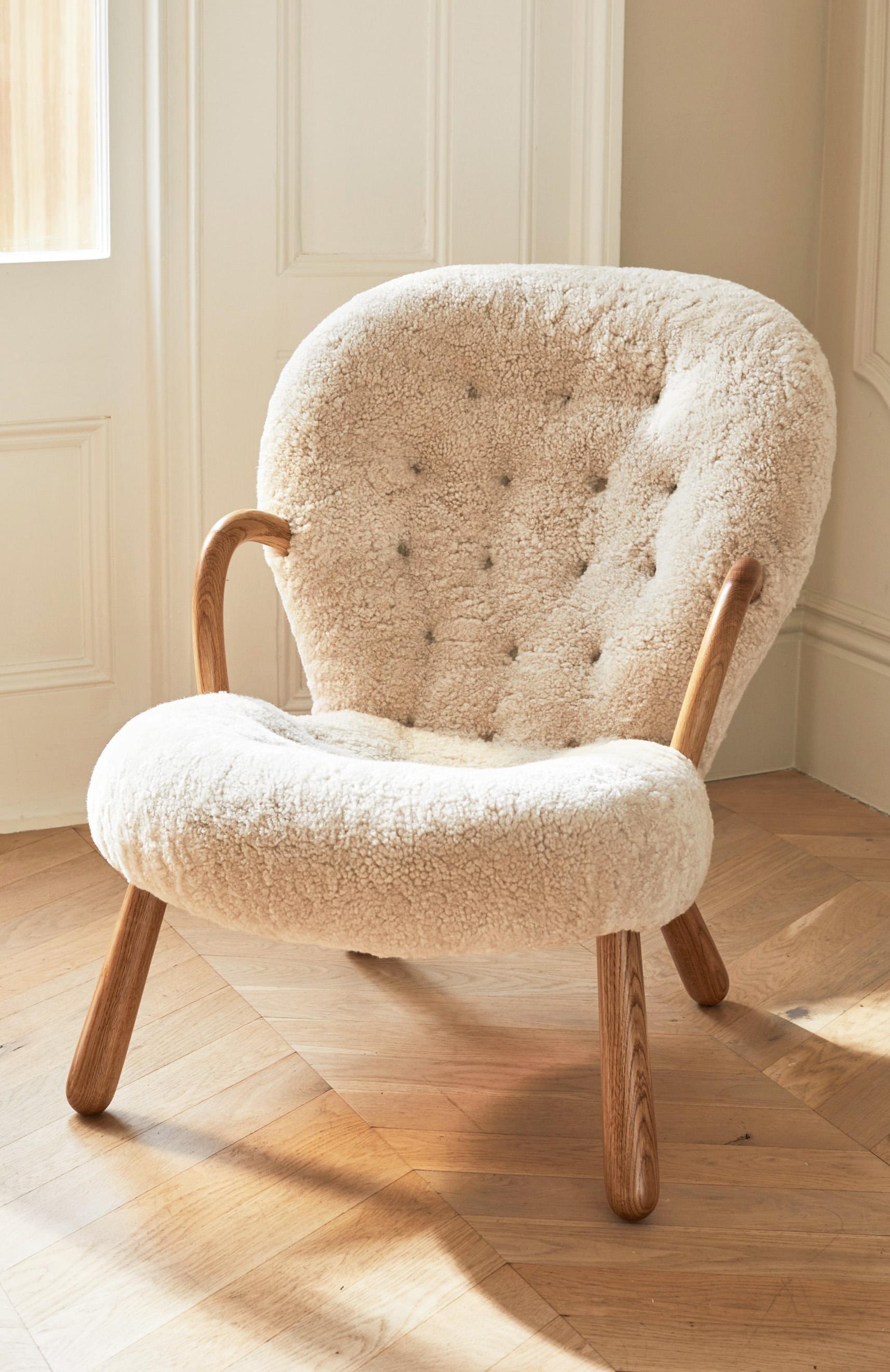 Sedia in pelle di pecora Re-Edition Clam Chair di Arnold Madsen in vendita 5