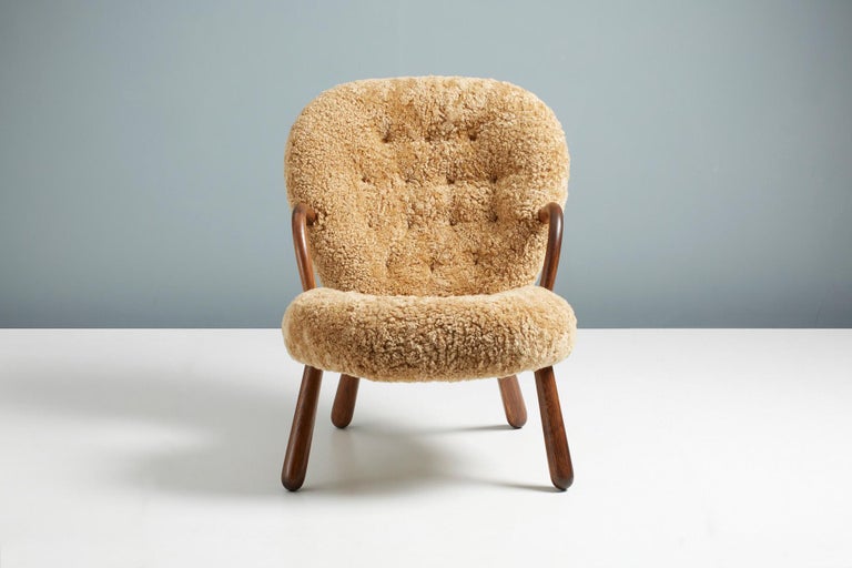 Re-Edition Sheepskin Clam Chair by Arnold Madsen In New Condition For Sale In London, GB