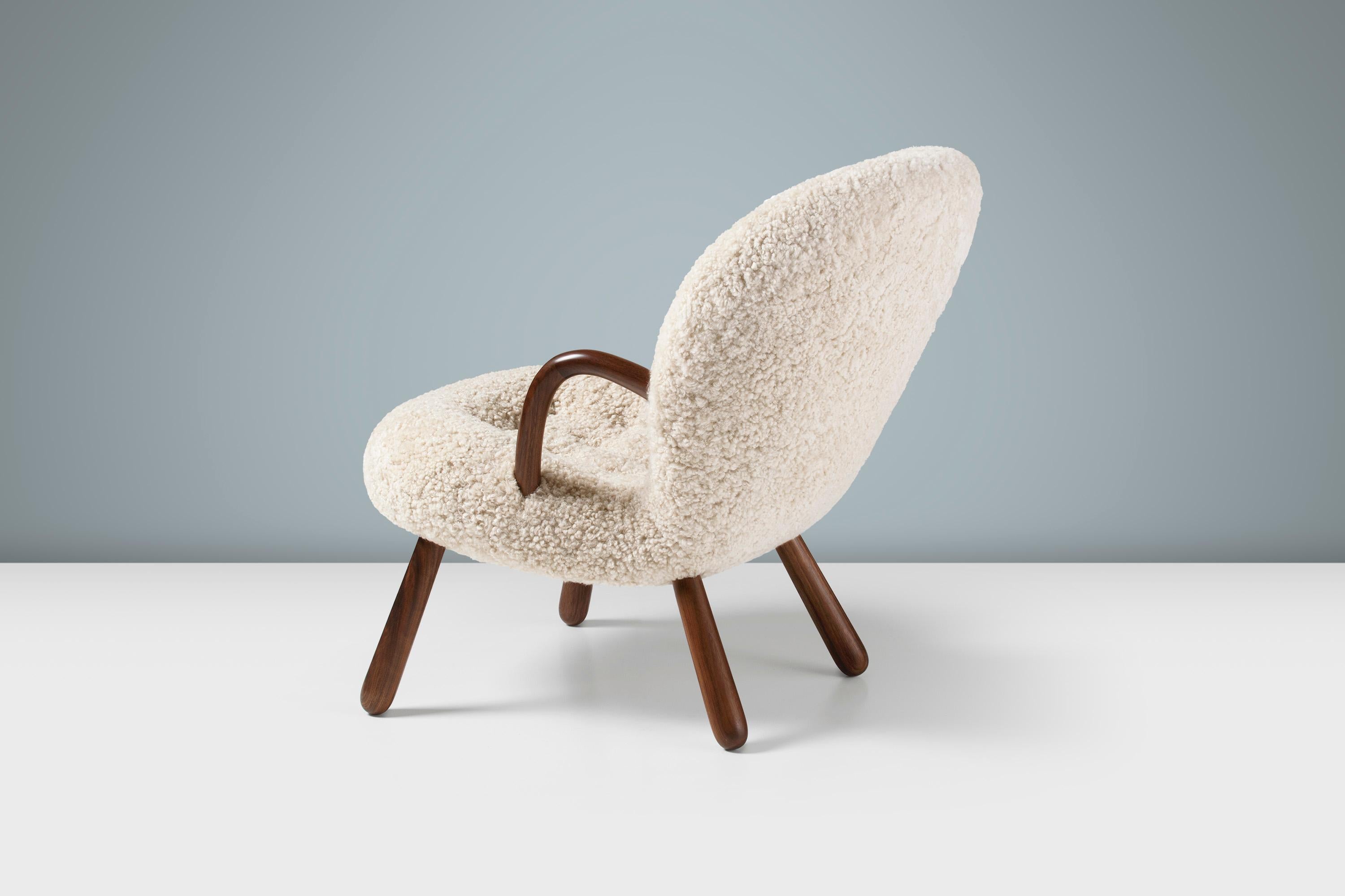 Sedia e sgabello in pelle di pecora Arnold Madsen in vendita 5