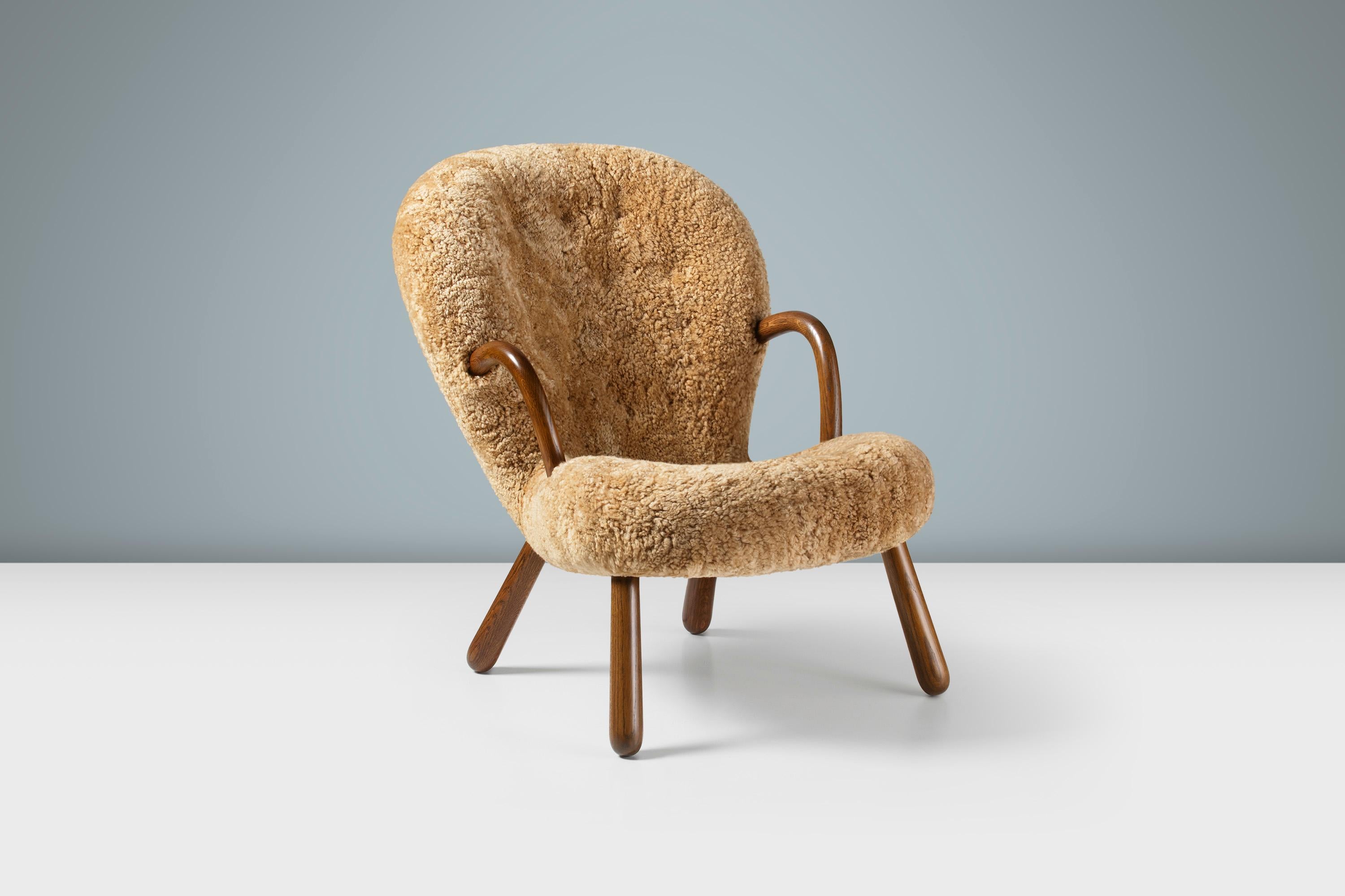 Arnold Madsen Schafsleder-Lammstuhl & Hocker aus Schafsleder im Zustand „Neu“ im Angebot in London, England