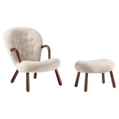 Arnold Madsen chaise et tabouret Clam en peau de mouton