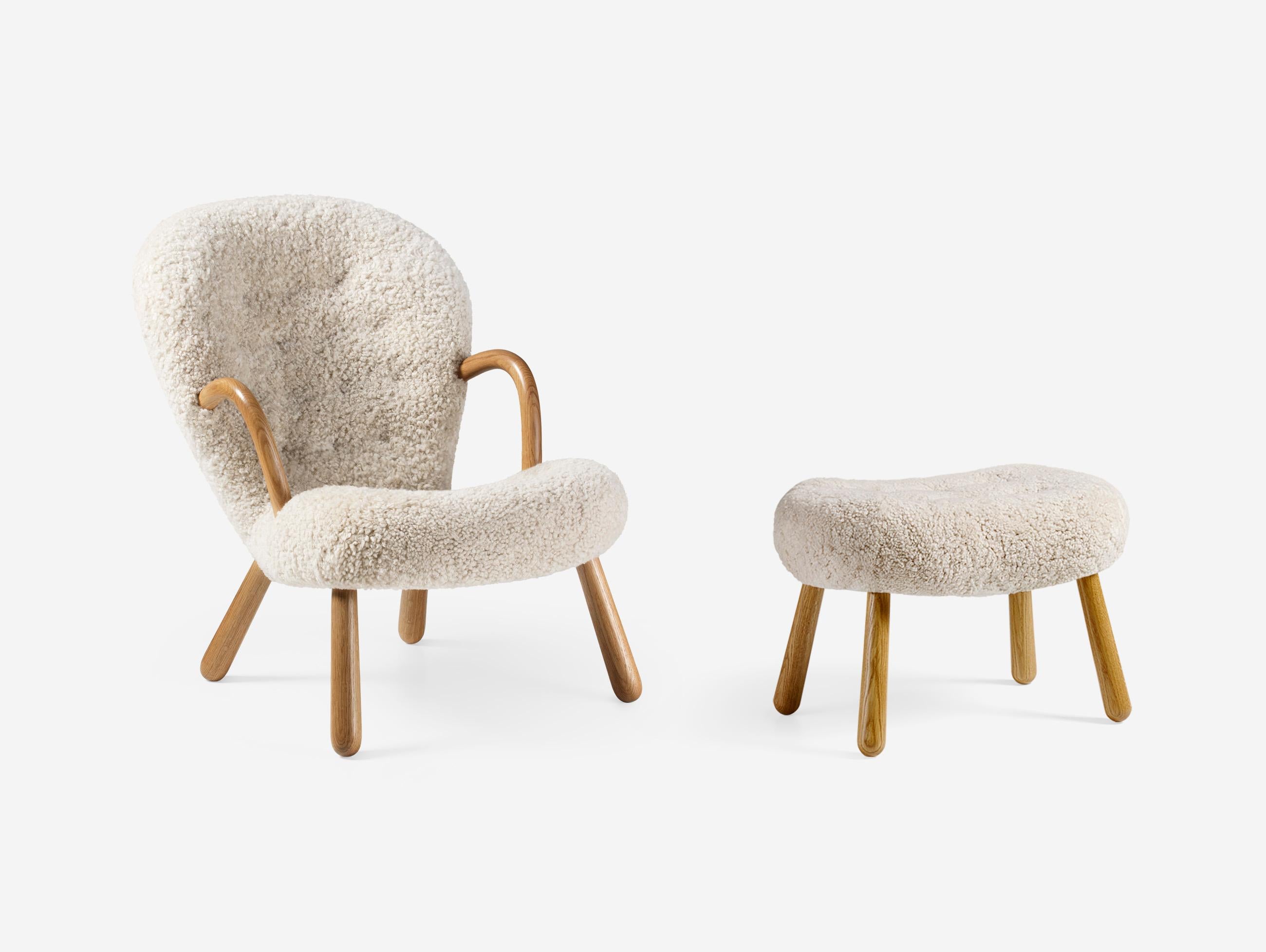 Coppia di sgabelli in pelle di pecora e Oak di Arnold Madsen In condizioni Nuovo in vendita a London, England
