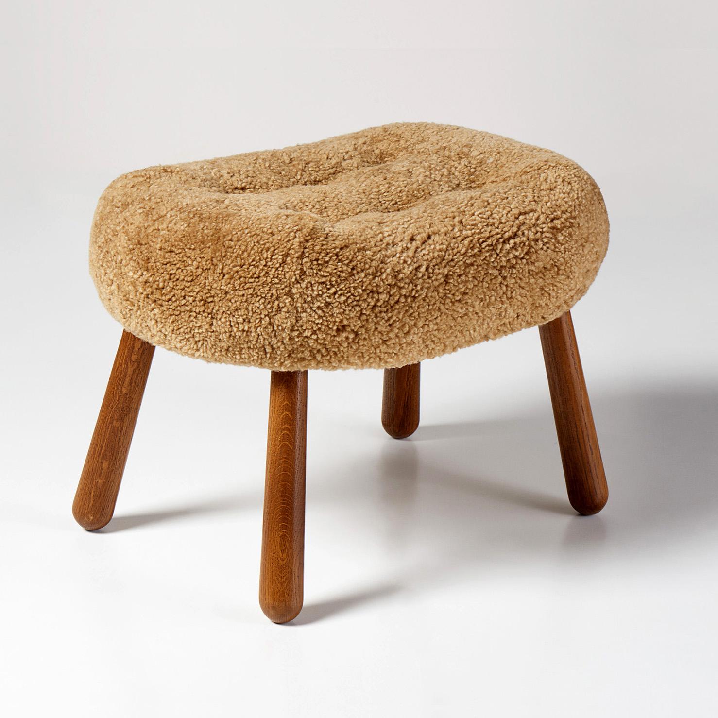 Taburete Arnold Madsen Almeja de piel de oveja en Nuevo estado para la venta en London, England