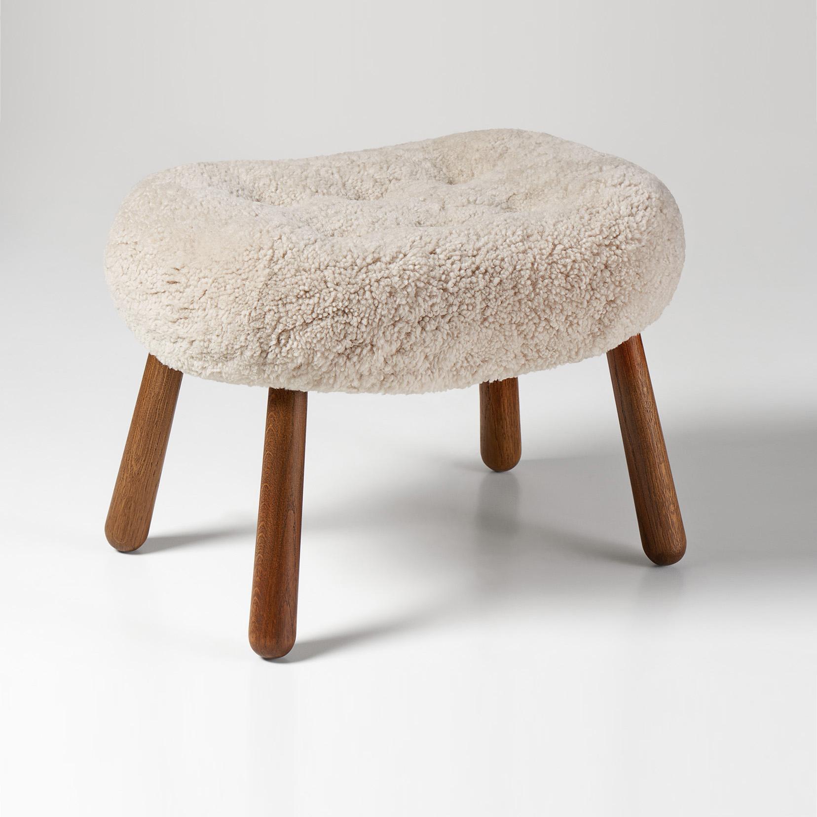 Sgabello in pelle di pecora Arnold Madsen in vendita 1