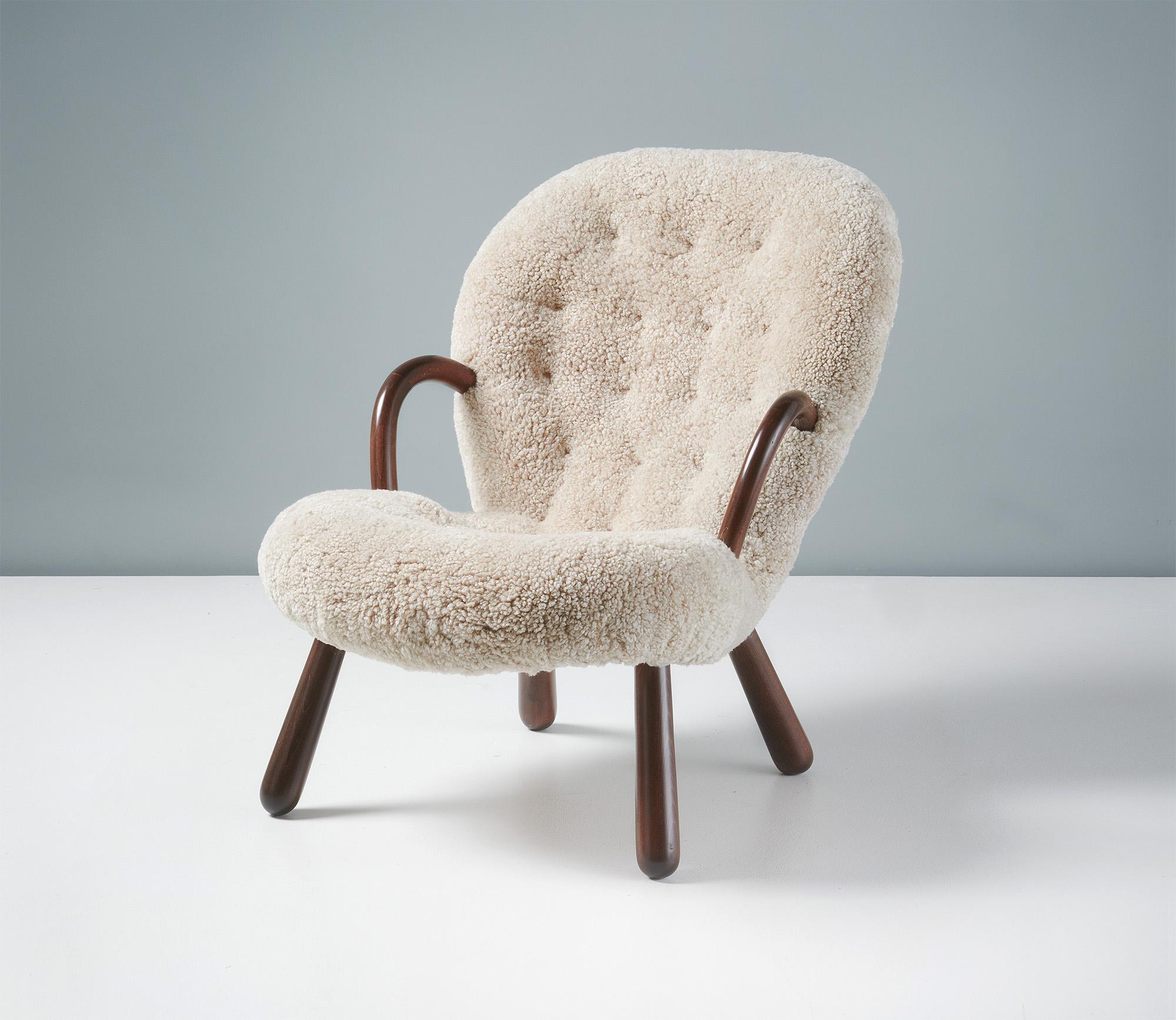 Scandinave moderne Arnold Madsen Vintage 1950s Sheepskin Clam Chair (Chaise à palourdes en peau de mouton) en vente