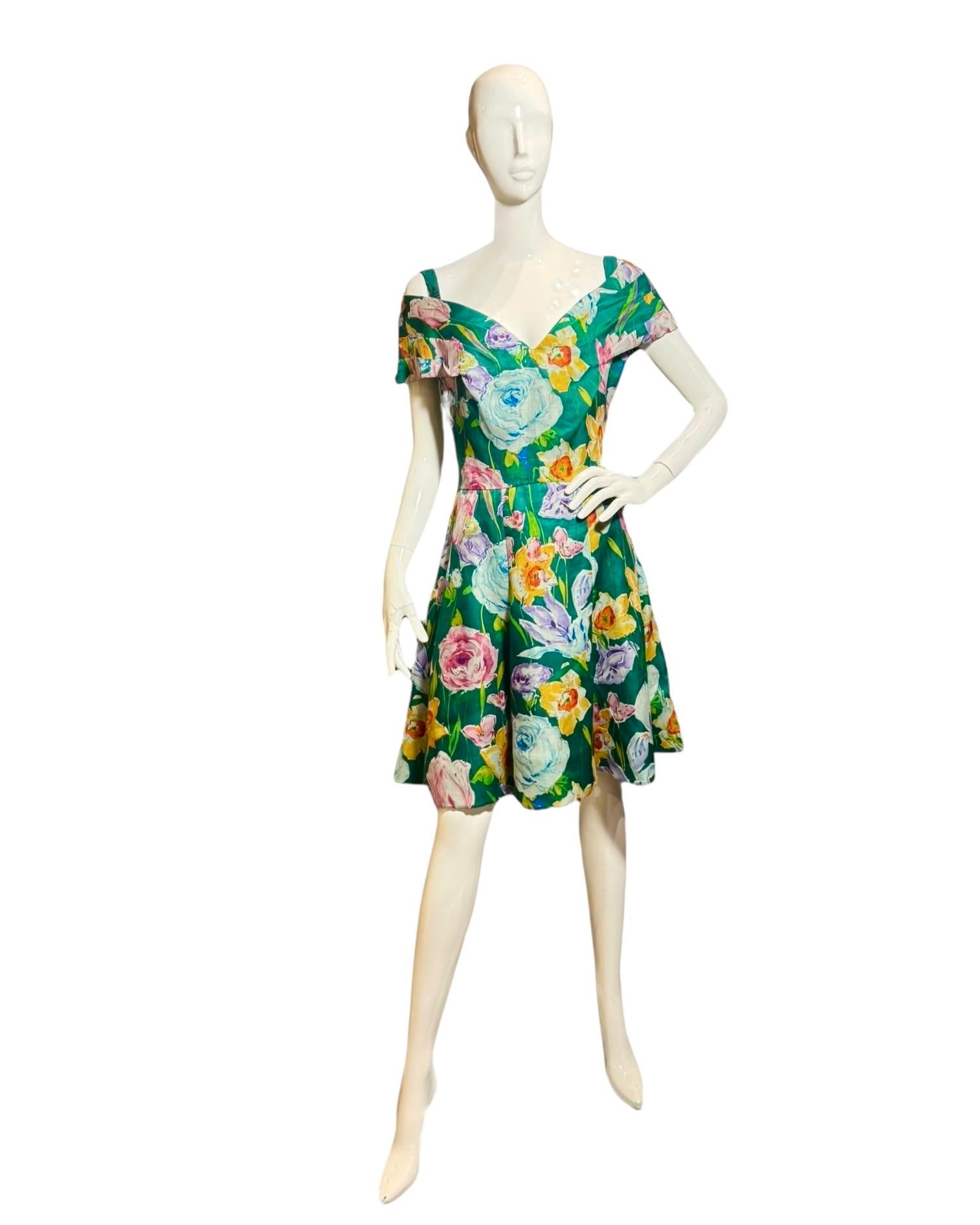Arnold Scaasi 1950s Off-Shoulder Silk Floral Dress – Brooklyn Museum Provenance en vente 5