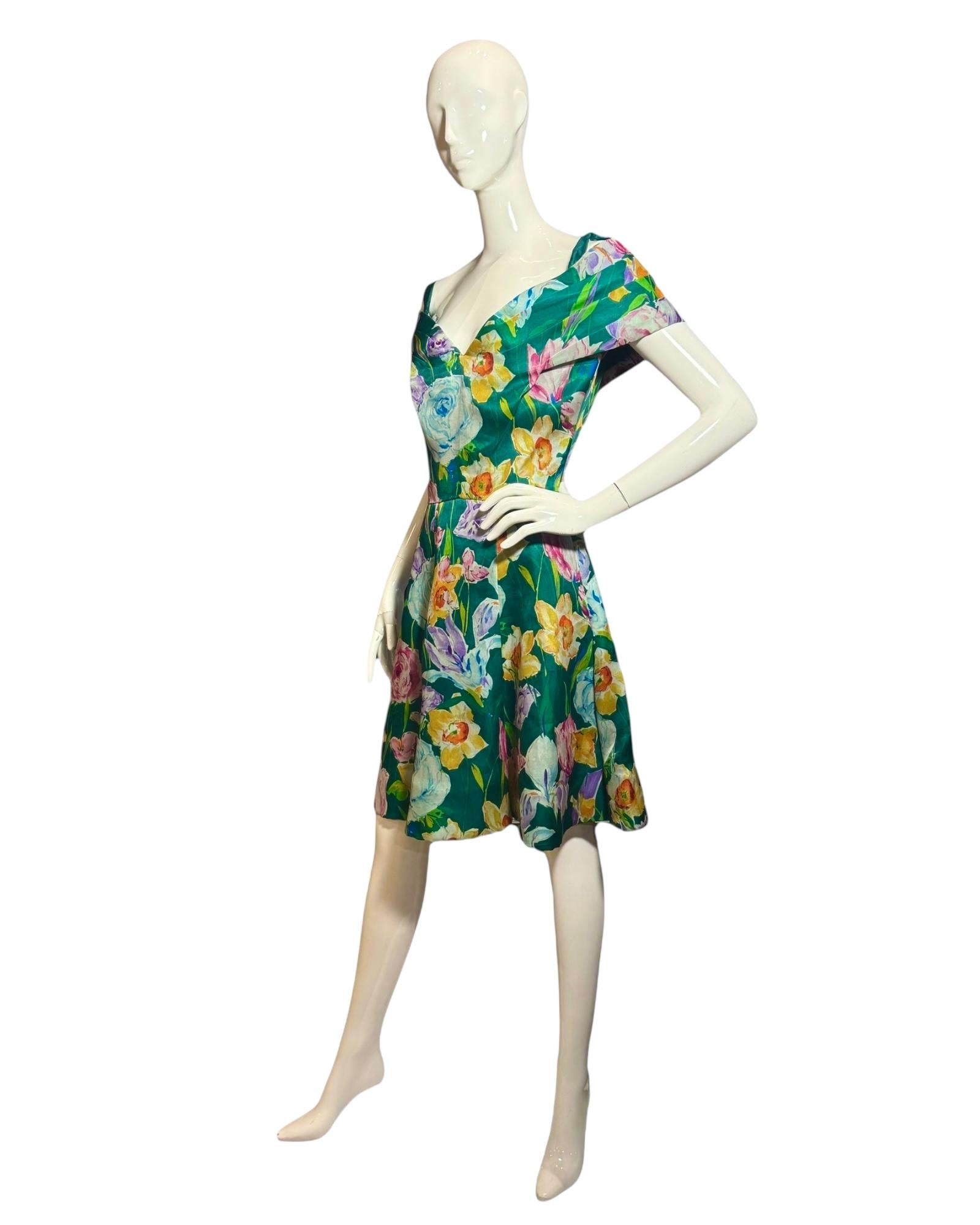 Arnold Scaasi 1950s Off-Shoulder Silk Floral Dress – Brooklyn Museum Provenance en vente 1