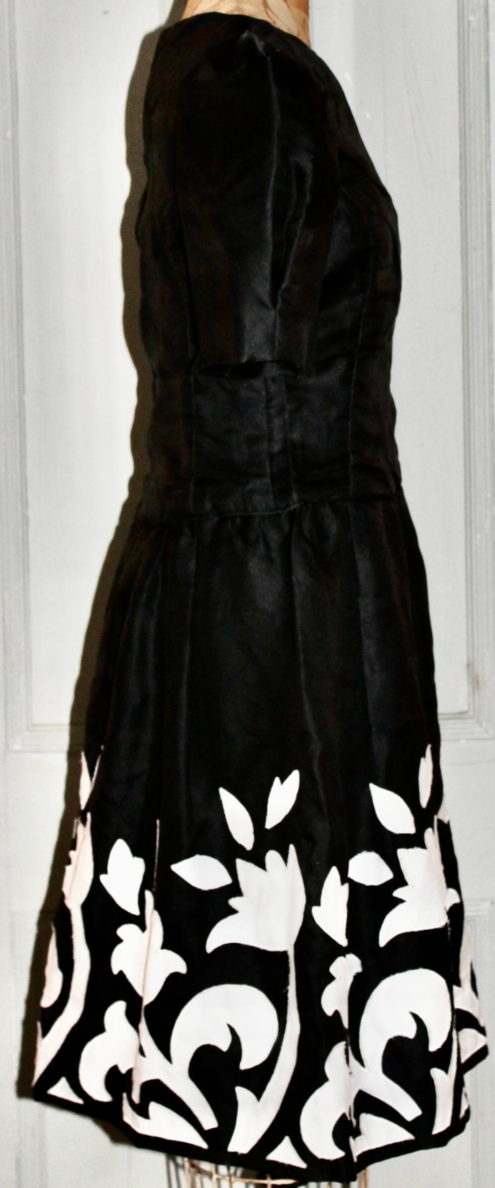 Arnold Scaasi Black with white Tulip Appliqués Cocktail Dress For Sale 6
