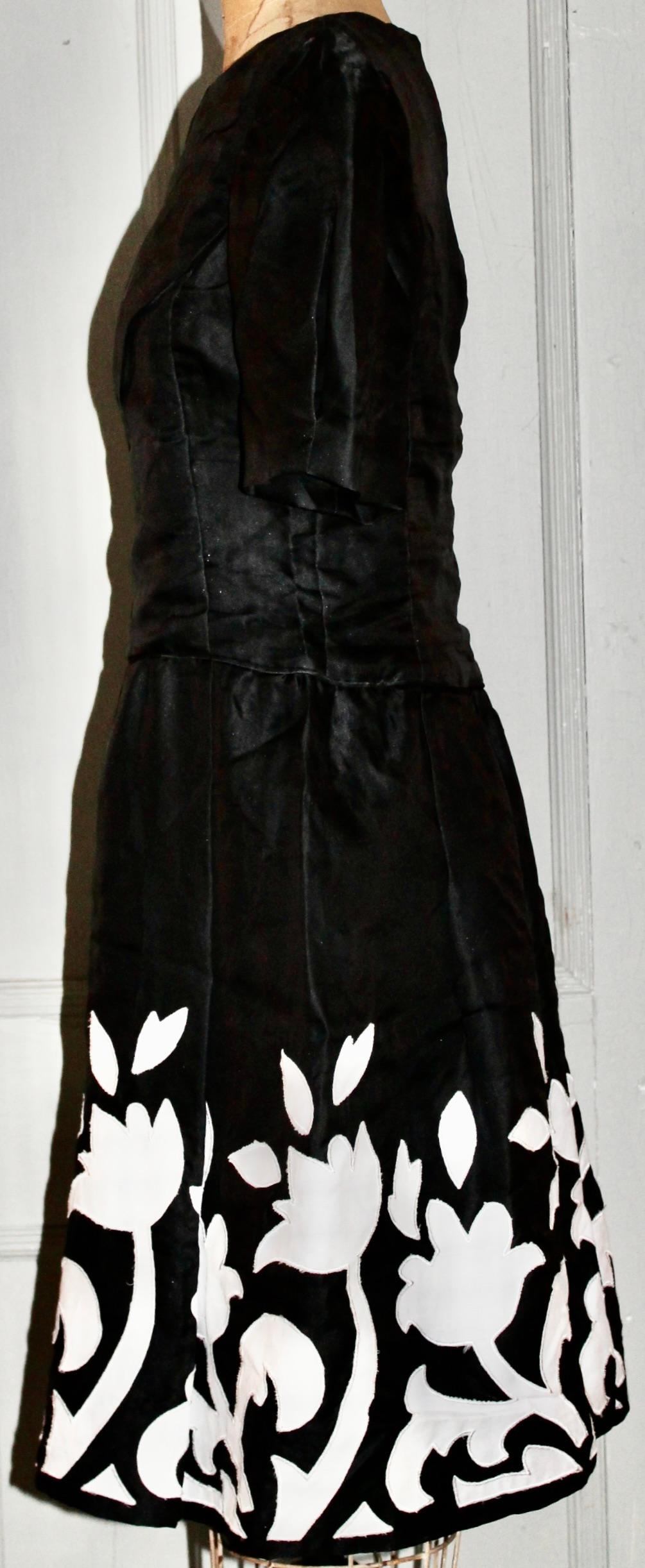 Arnold Scaasi Black with white Tulip Appliqués Cocktail Dress For Sale 8