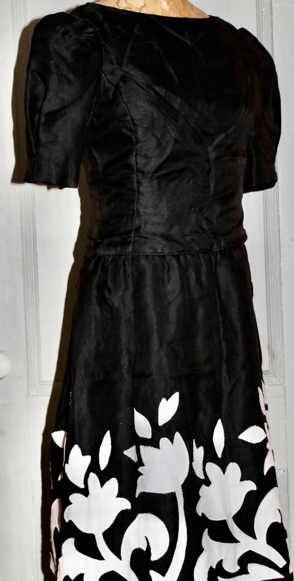 Arnold Scaasi Black with white Tulip Appliqués Cocktail Dress For Sale 5