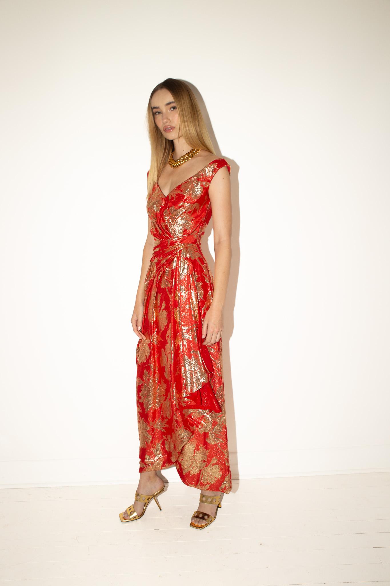 Arnold Scaasi Couture 1960 - Robe drapée en brocart de soie métallisée en vente 1