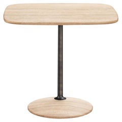 Tavolo Arnold Short, piano in travertino, struttura in ottone brunito, Made in Italy
