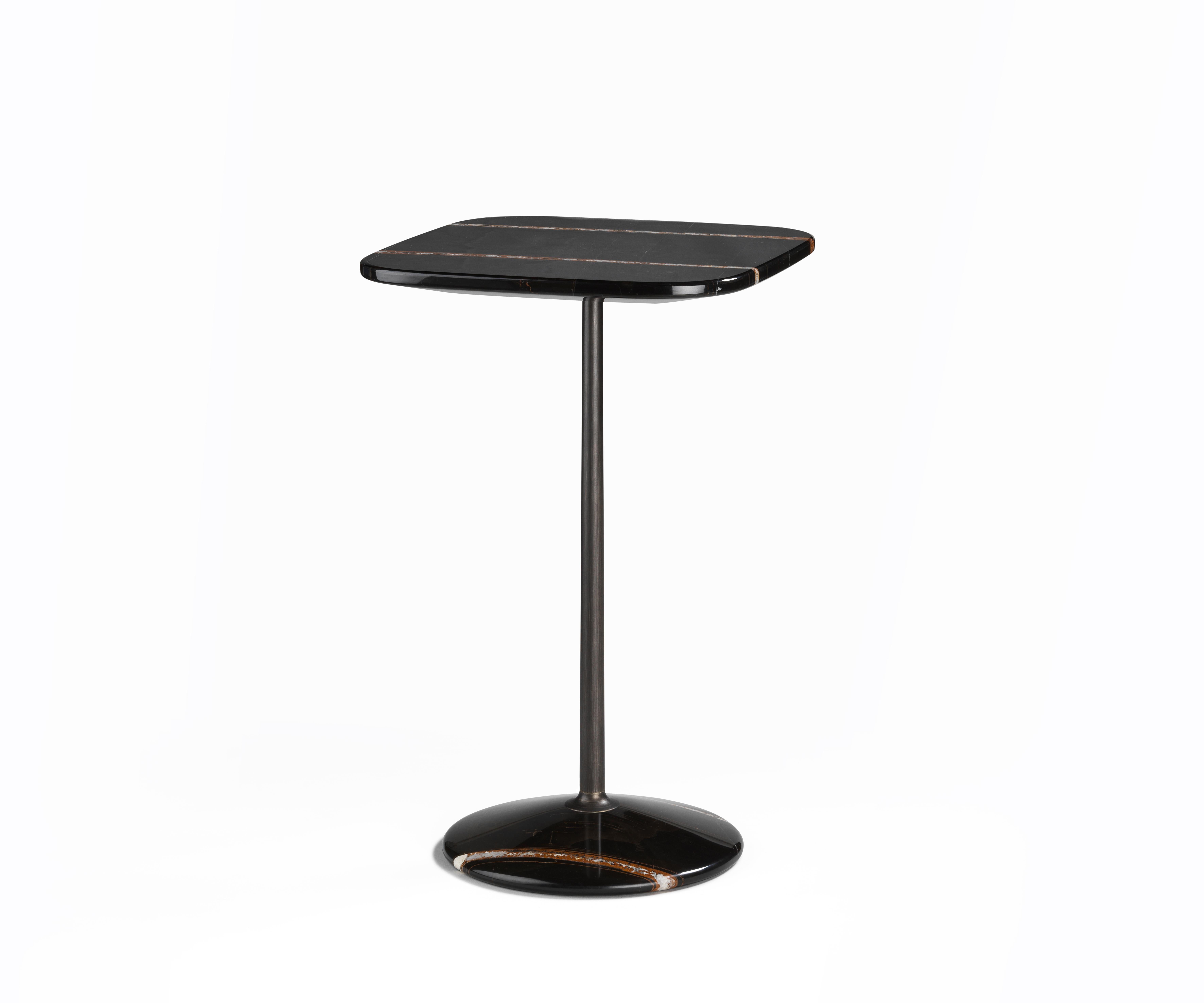Contemporain Arnold Tall Table, Sahara Noir Top, Burnished Brass Structure, Made in Italy en vente