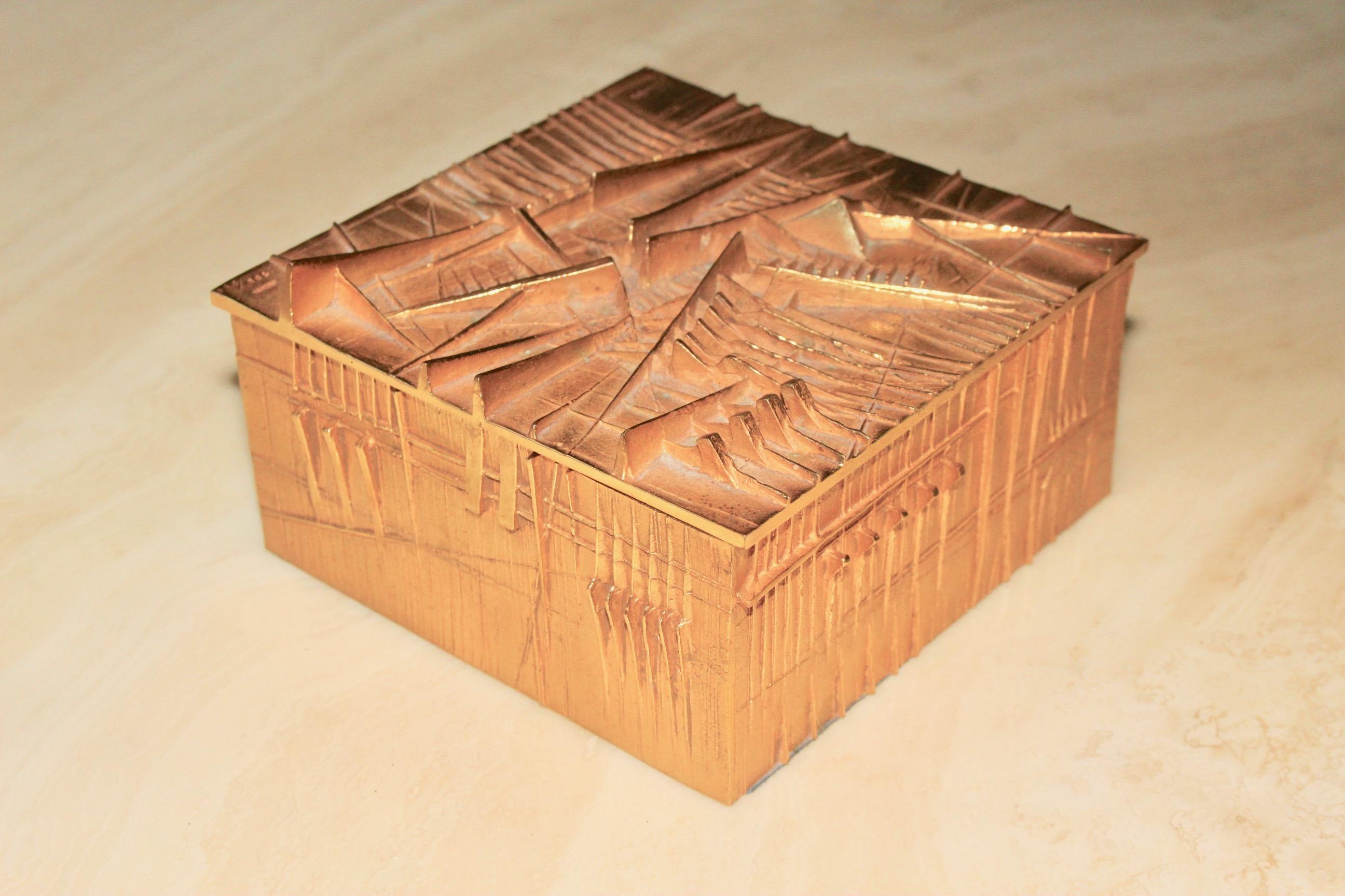 Arnoldo Pomodoro gilt bronze box numeroted edited by Artcurial.