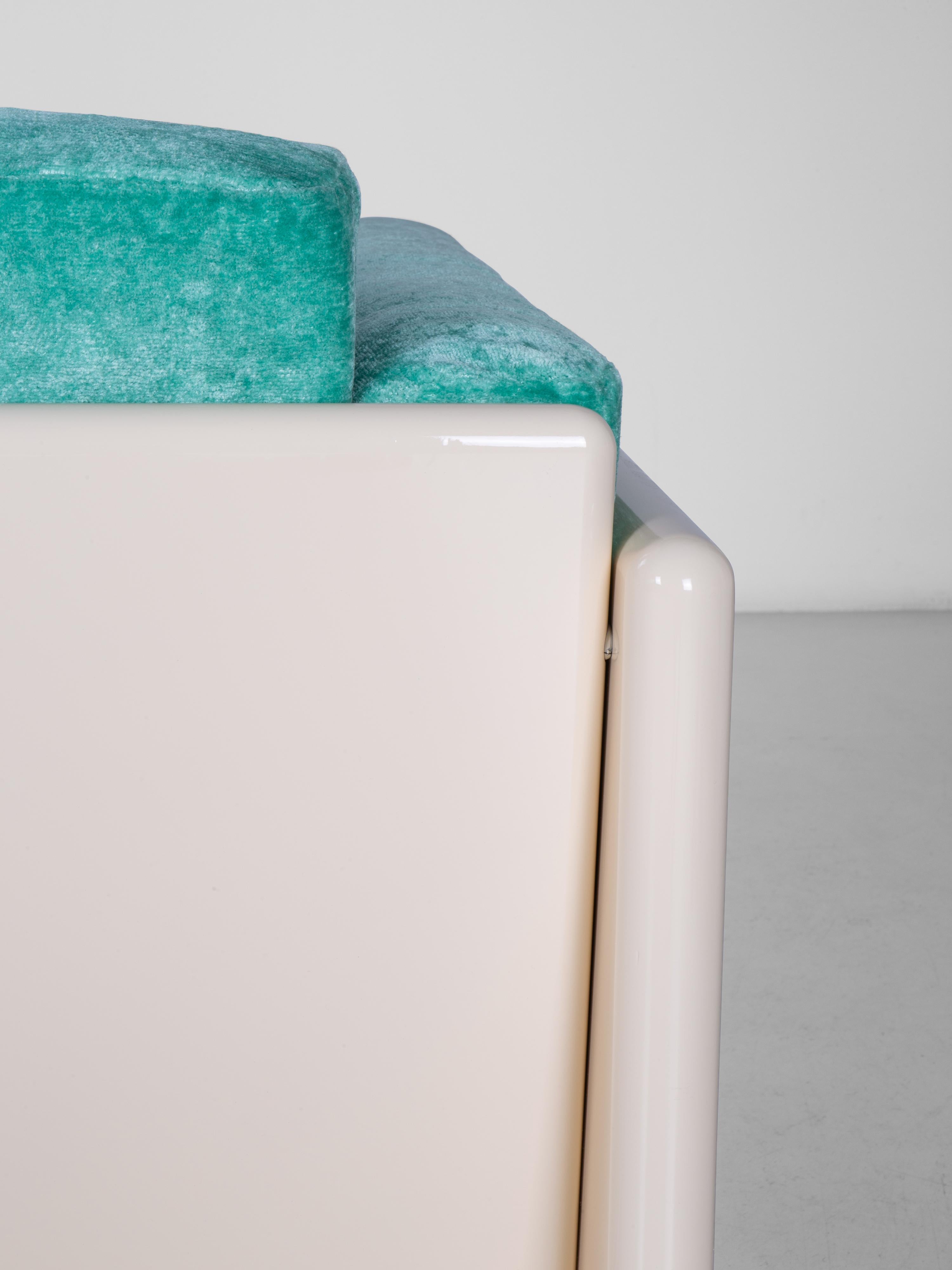 Sofá Arnolfo de 3 plazas de Ufficio Progetti Gavina, Simon International 1971 finales del siglo XX en venta