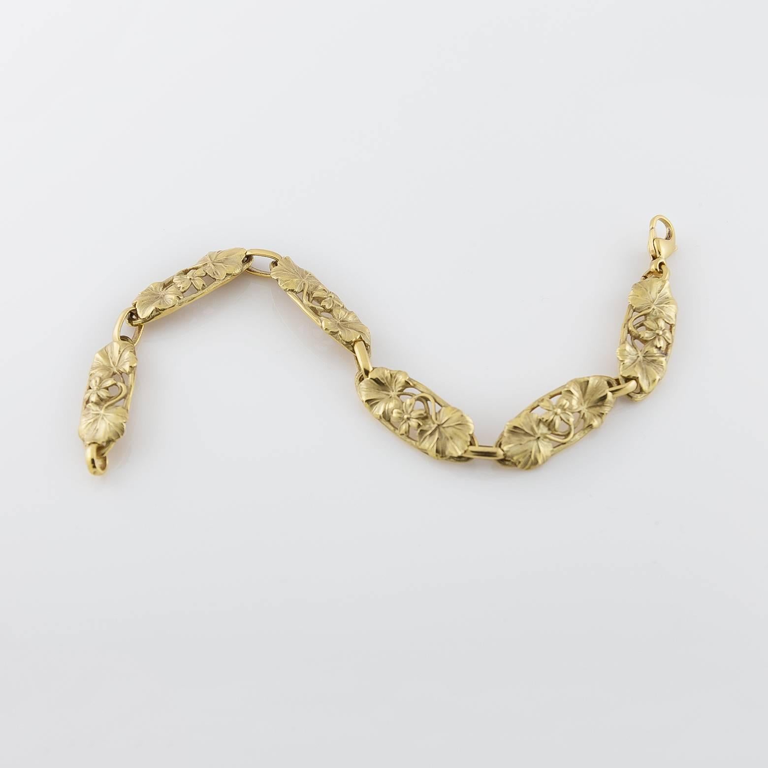 Arnould Art Nouveau 18K Gold Gliederarmband Re-Edition mit Blumen und Weinreben für Damen oder Herren im Angebot