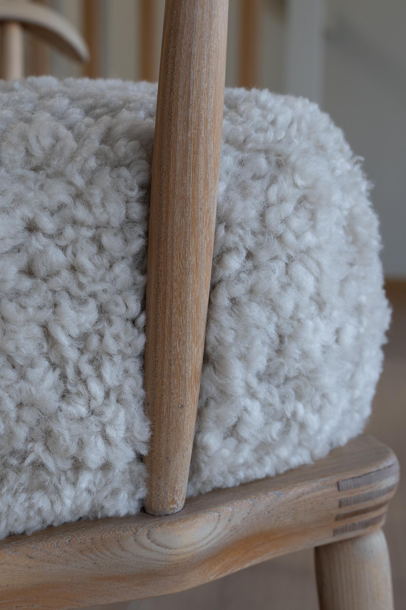 Arnt Lande (attr.) armchair for Møller & Stokke, sheepskin For Sale 4