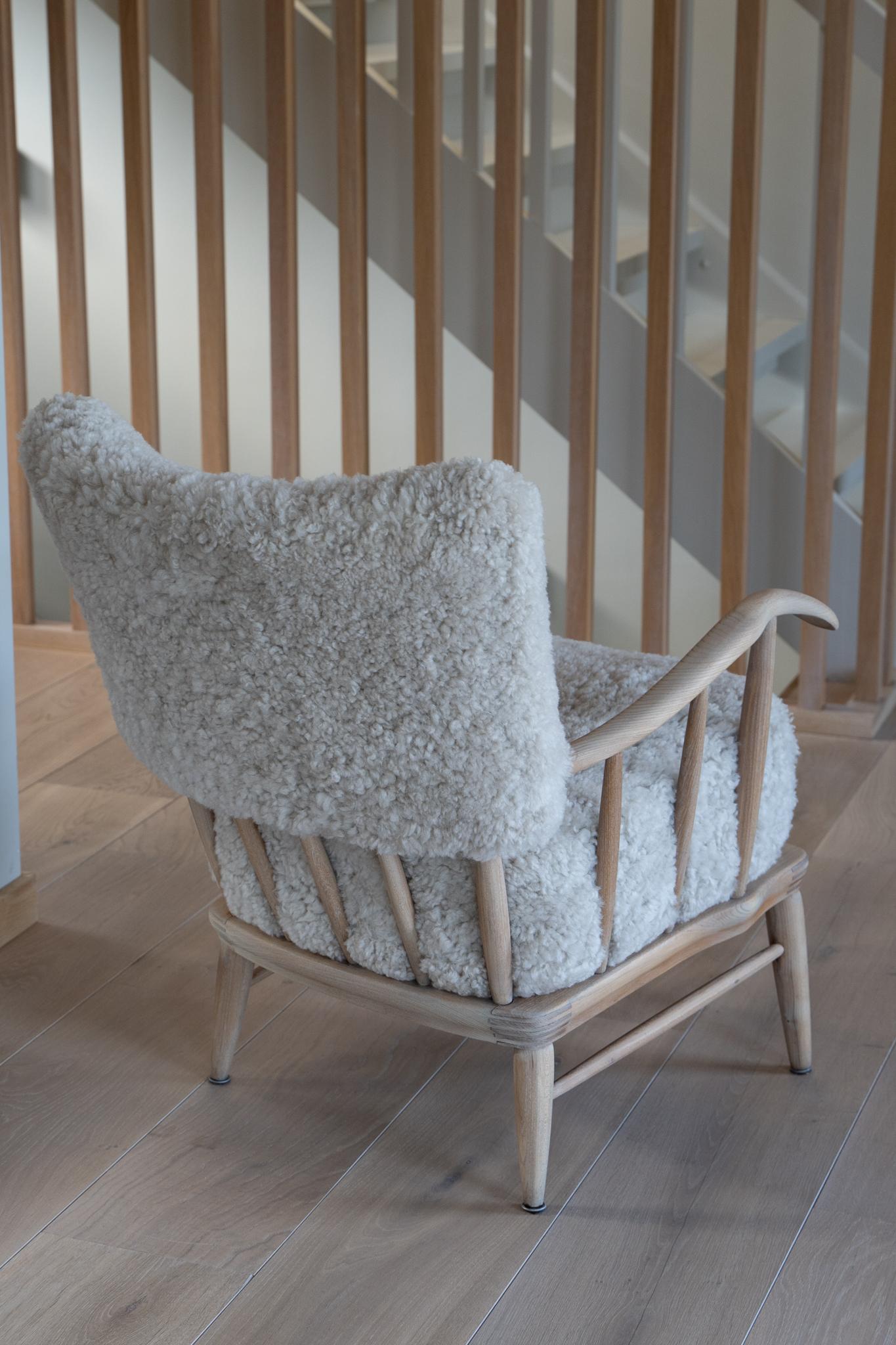 Arnt Lande (attr.) armchair for Møller & Stokke, sheepskin For Sale 6