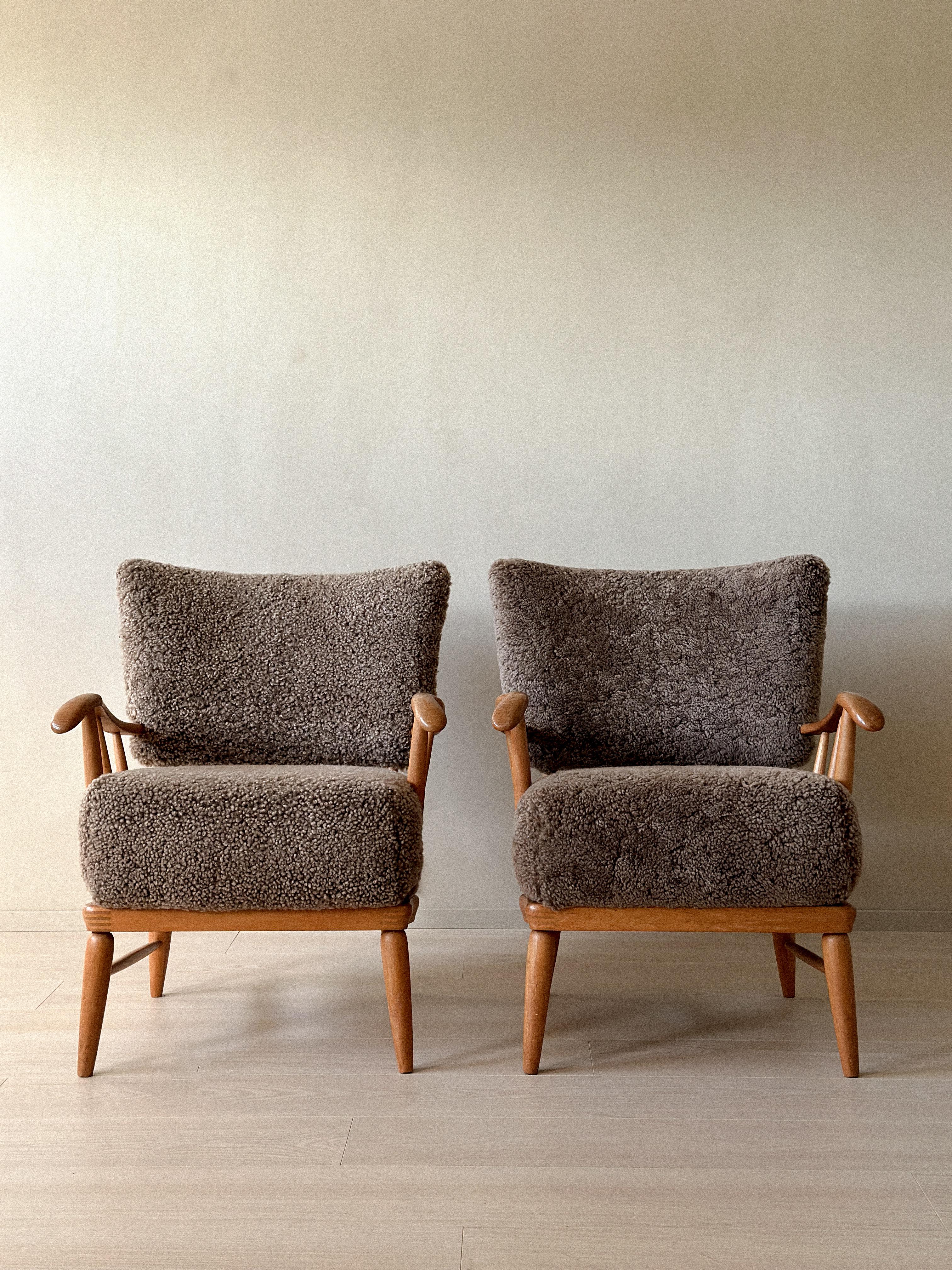 Arnt Lande (attr.) Armchairs by Møller & Stokke, Pine and Sheepskin, c. 1940s 1