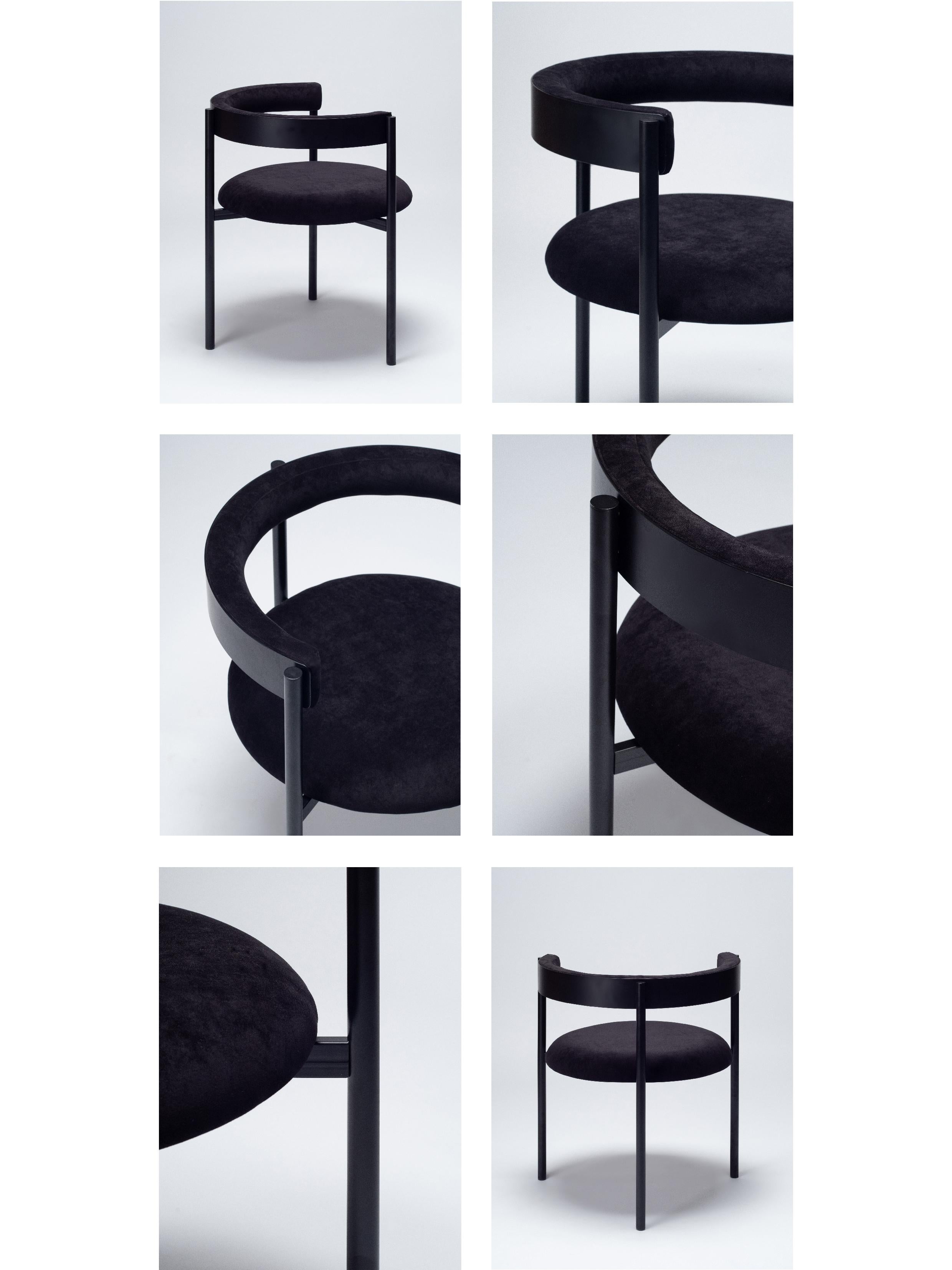 Chaise contemporaine ARO en acier et tapisserie de velours par Ries Neuf - En vente à Buenos Aires, CABA
