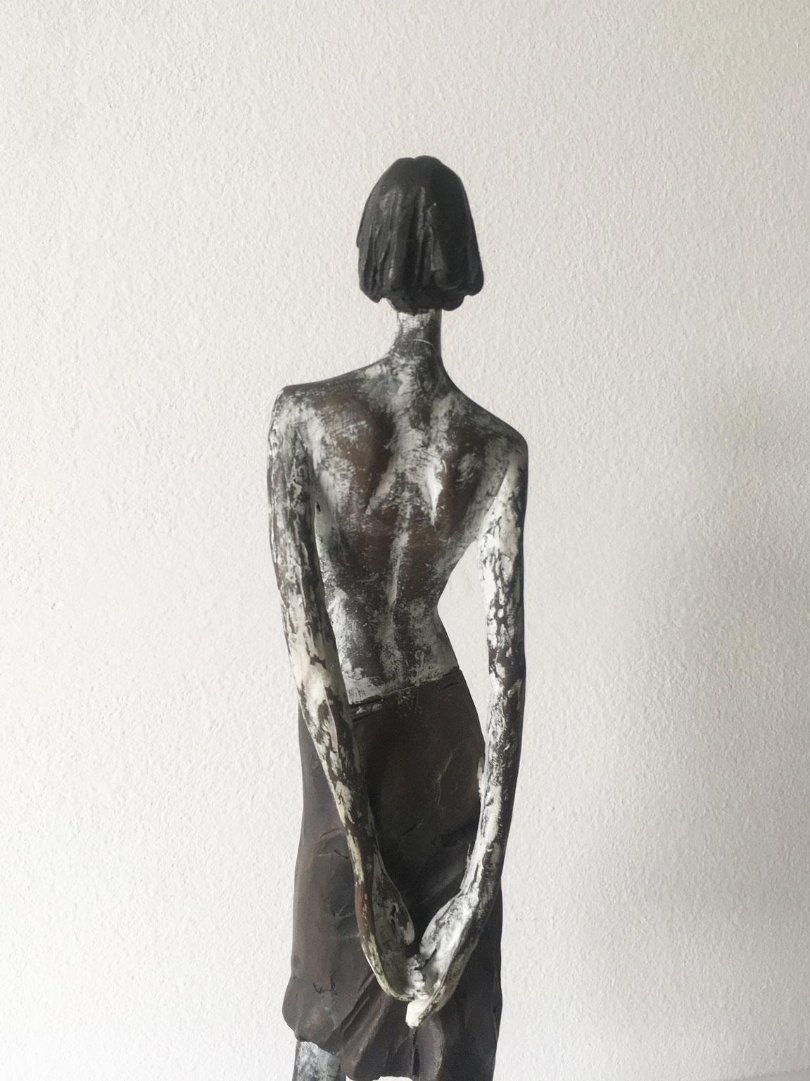 Italy Cast Lost Wax Woman Figurine Bronze Sculpture by Aron Demetz Guardando For Sale 4
