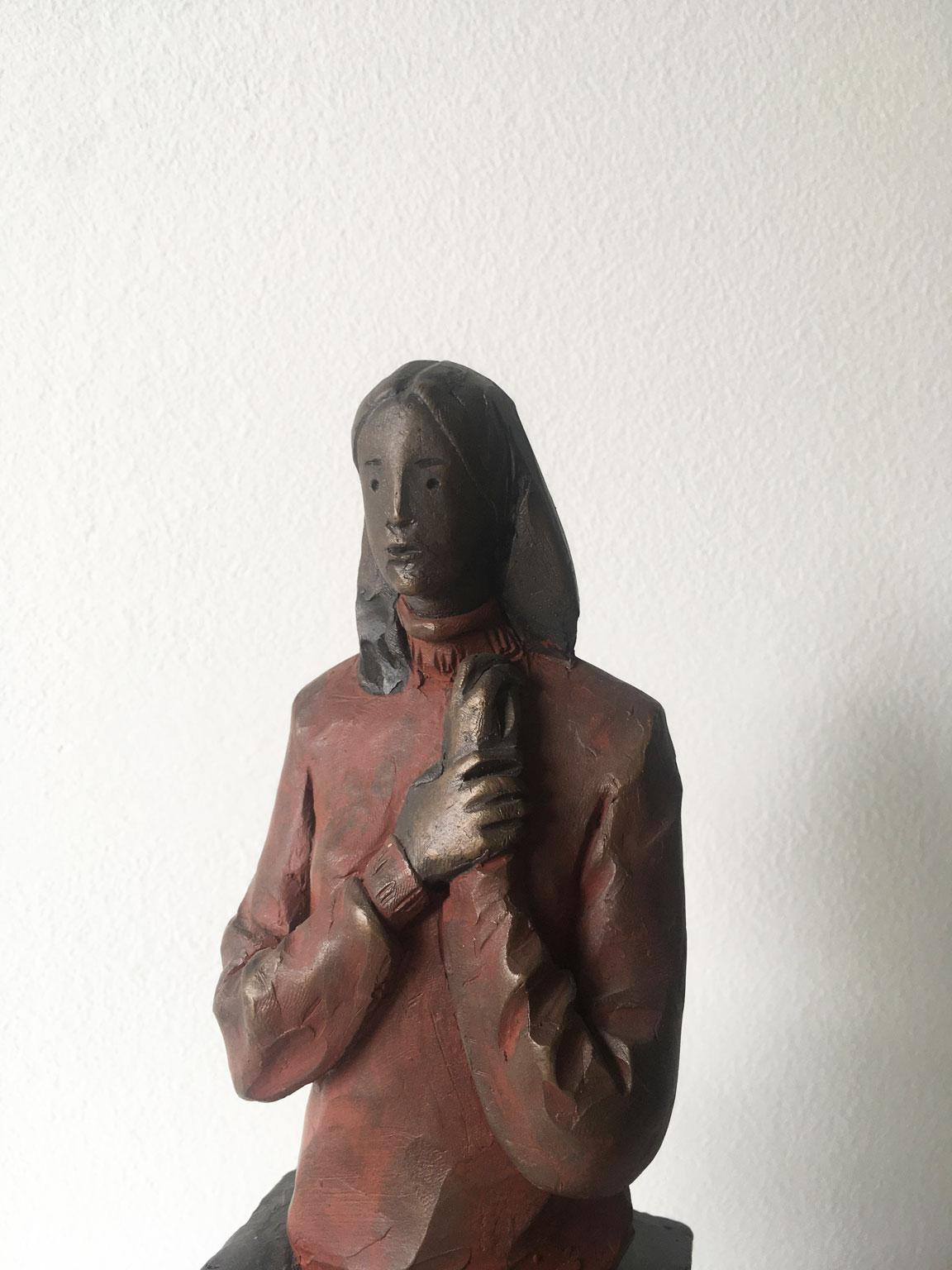 Verso Te, Italien, Bronzeguss-Figur einer Frau, Skulptur von Aron Demetz im Angebot 12