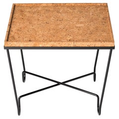 Tavolino "Aronde" in acciaio laccato nero e sughero naturale - Atelier Paris
