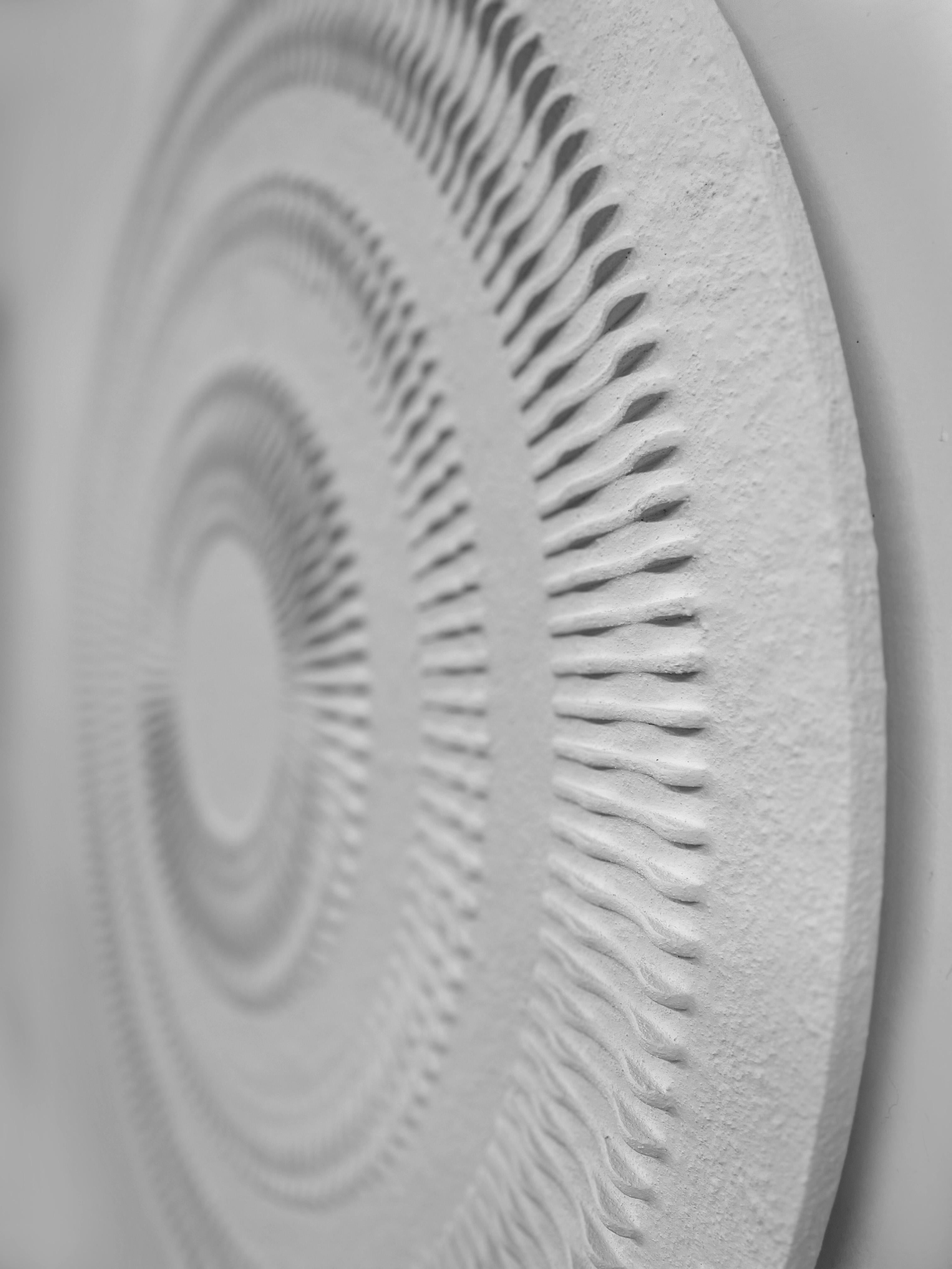 Beautiful 3D Abstract White Circumference  For Sale 4