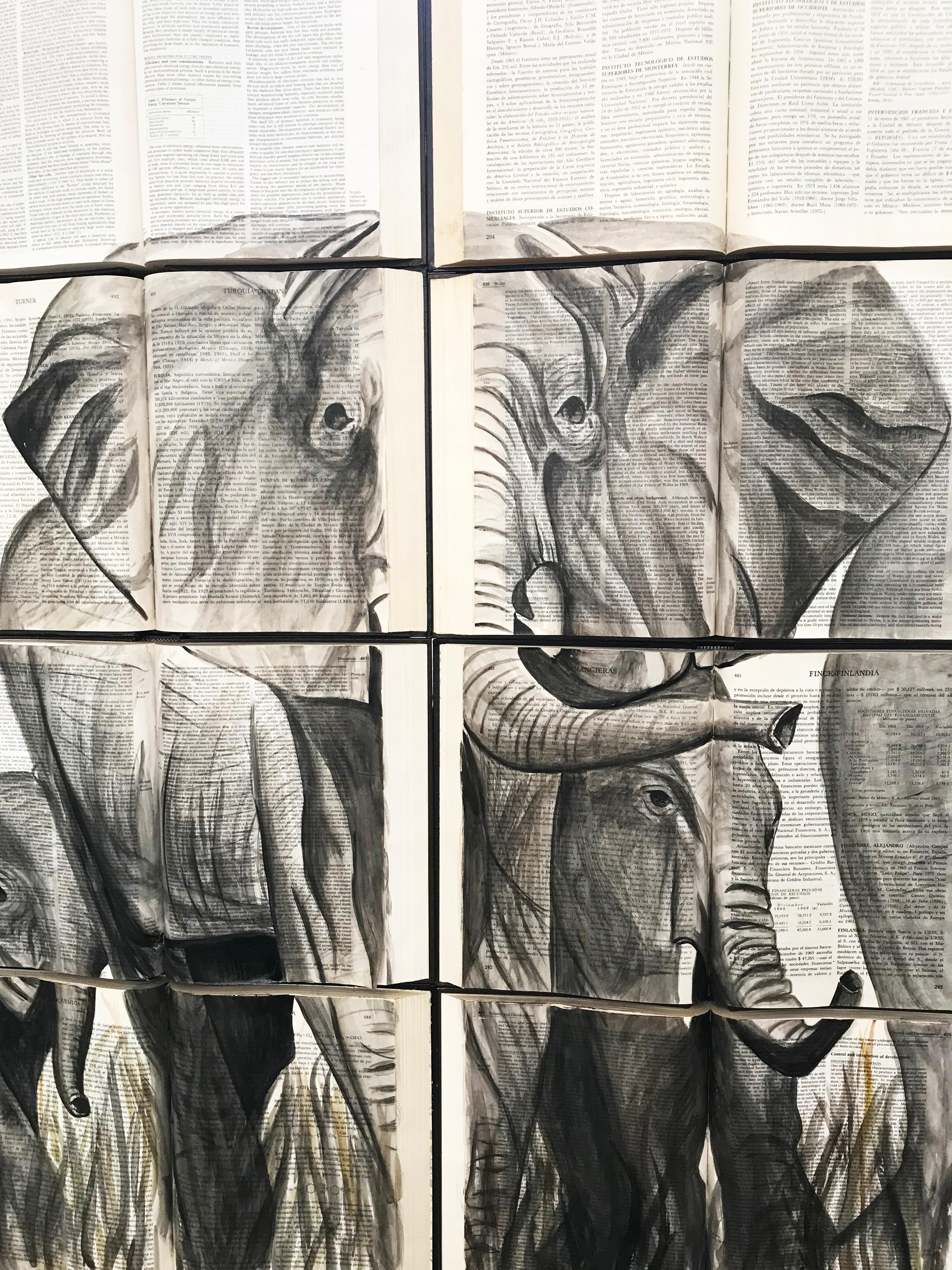 Schönes Aquarellgemälde auf recycelten Büchern, Elefantenliebhaber (Zeitgenössisch), Painting, von Arozarena De La Fuente