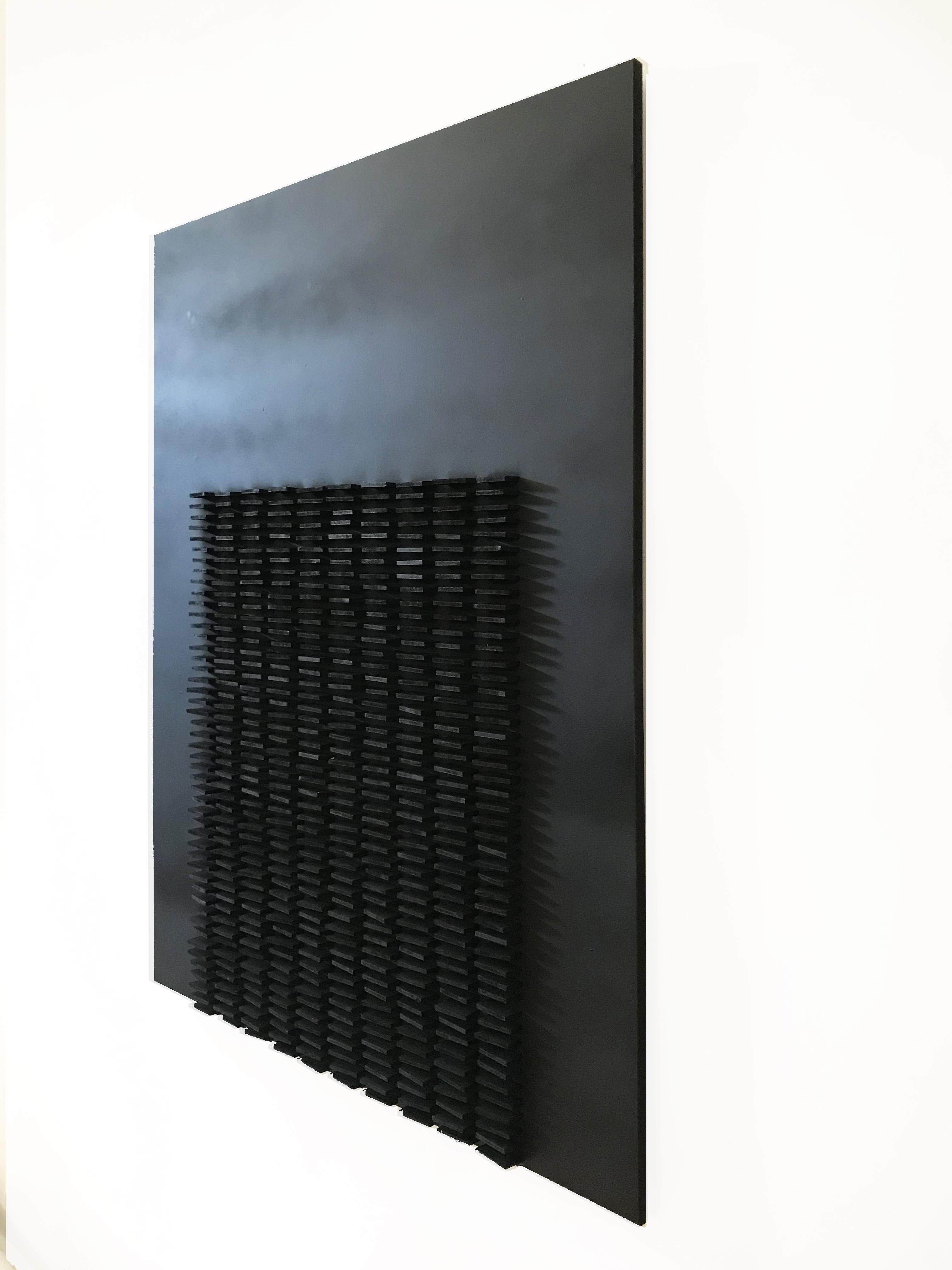 Diverging Black Oasis. Ideal  piece for modern spaces For Sale 3