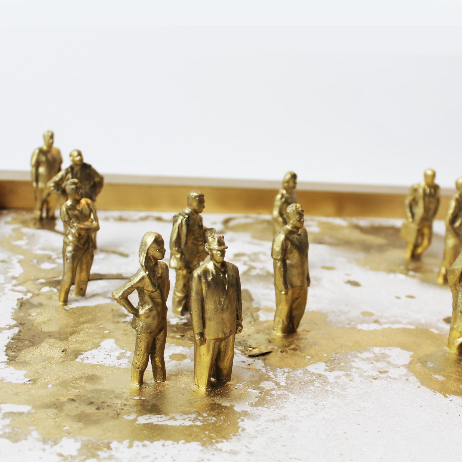 Golden Human Sparks - Contemporary Sculpture by Arozarena De La Fuente