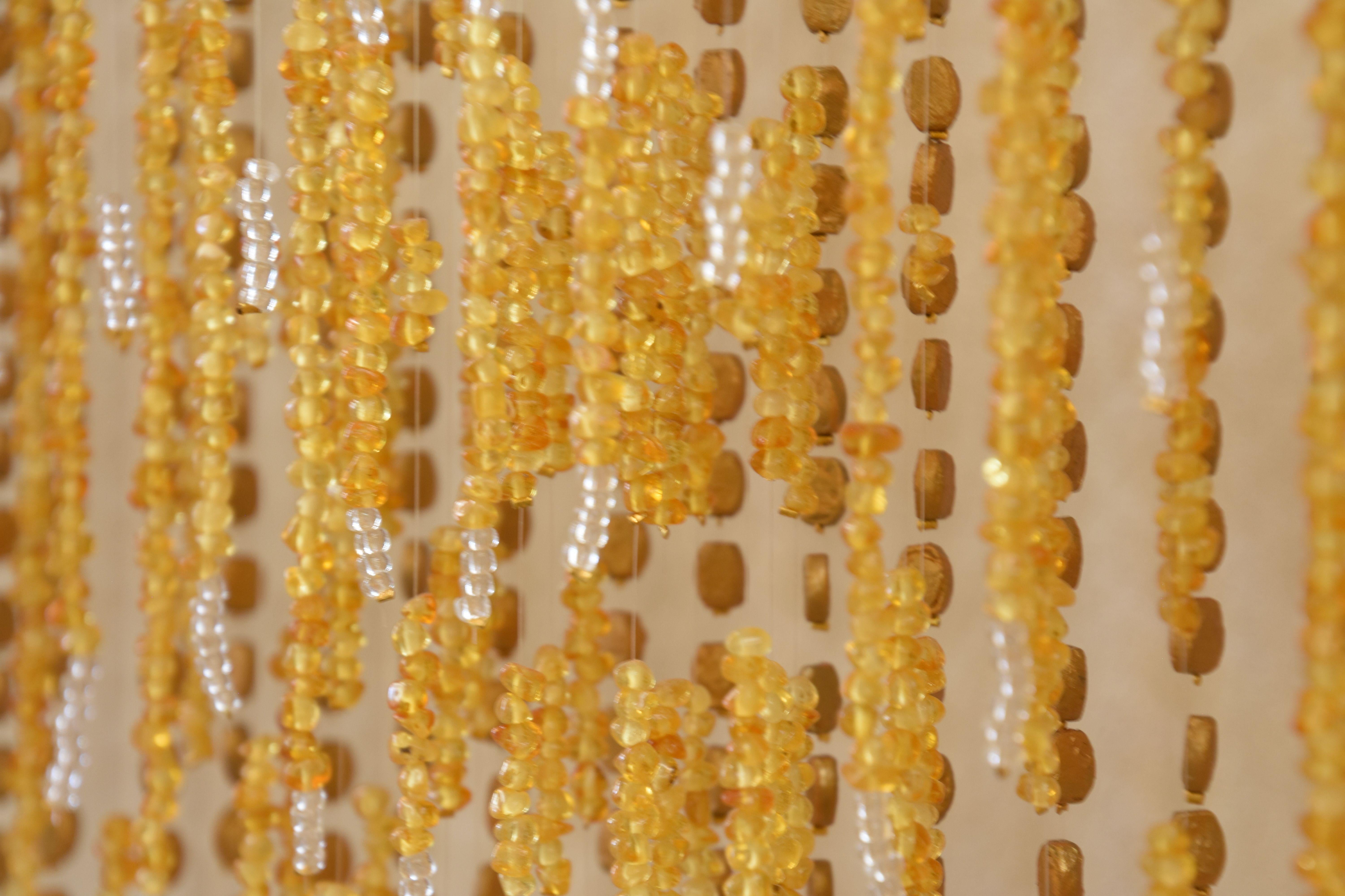 SIEBEN SONNEN. Goldene Hänge- und gerahmte Wandskulptur aus Gold (Braun), Abstract Sculpture, von Arozarena De La Fuente
