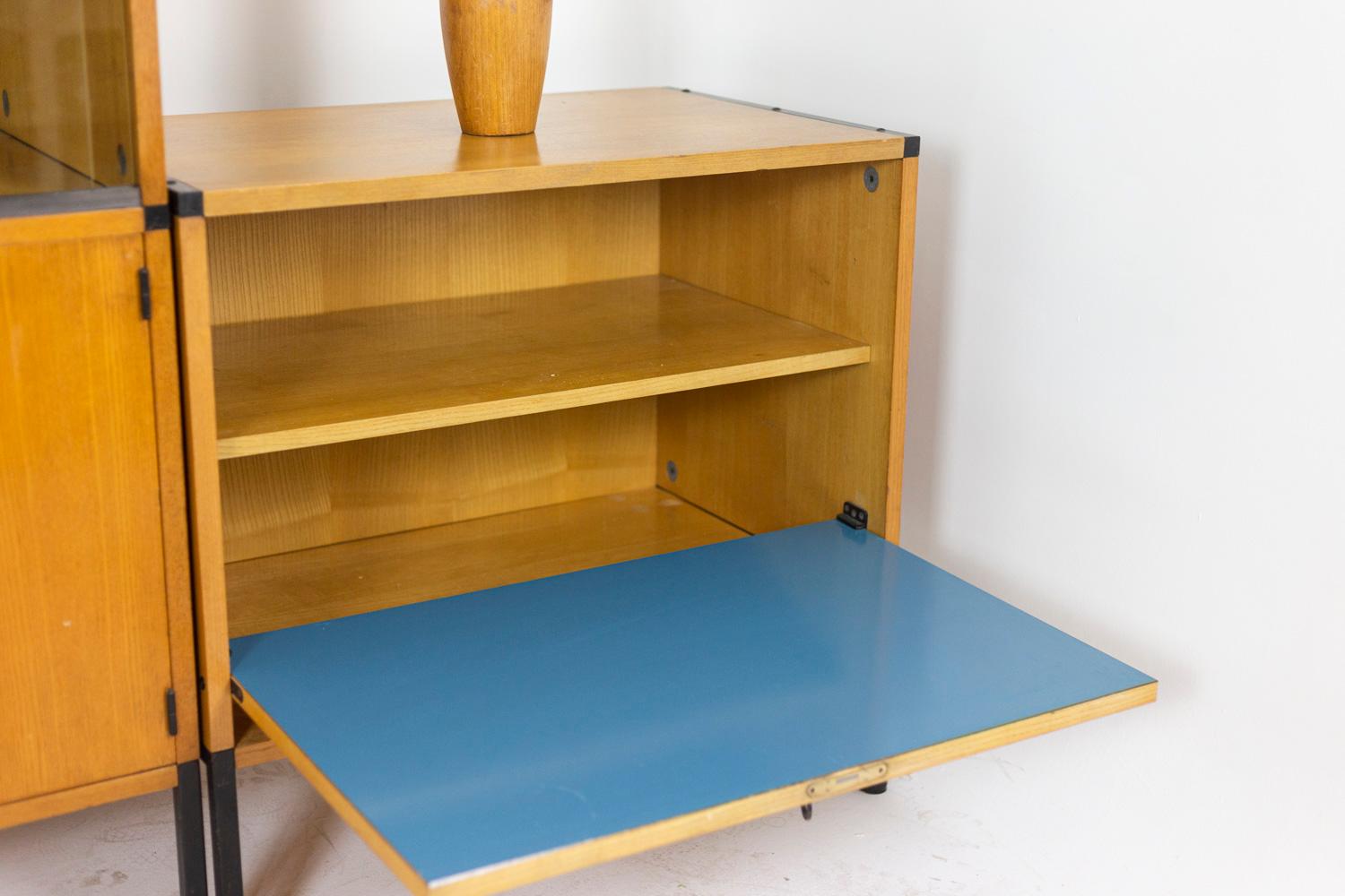 Arp, Bookcase in Oak and Metal, 1960s In Good Condition For Sale In Saint-Ouen, FR