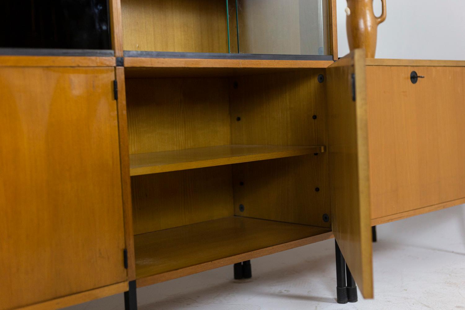 Arp, Bookcase in Oak and Metal, 1960s For Sale 3