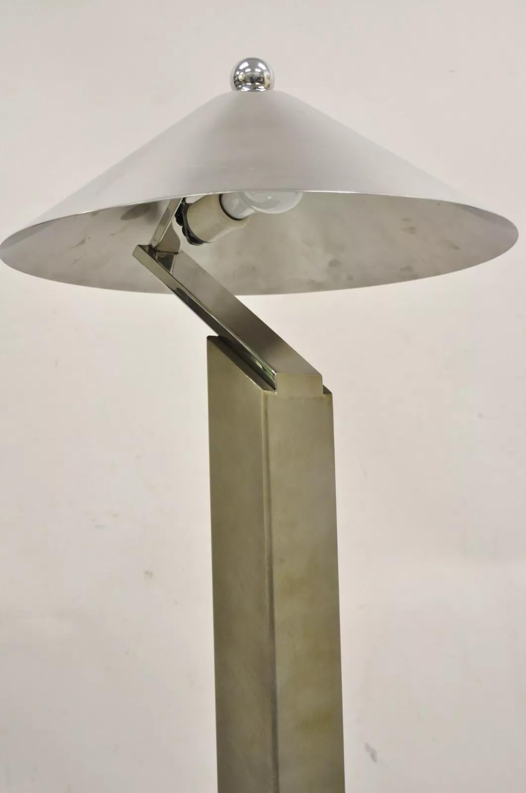 „Arquitectura“ Wolkenkratzer-Tischlampe aus Stahl und Metall von Sergio Orozco für Brueton (Unbekannt) im Angebot