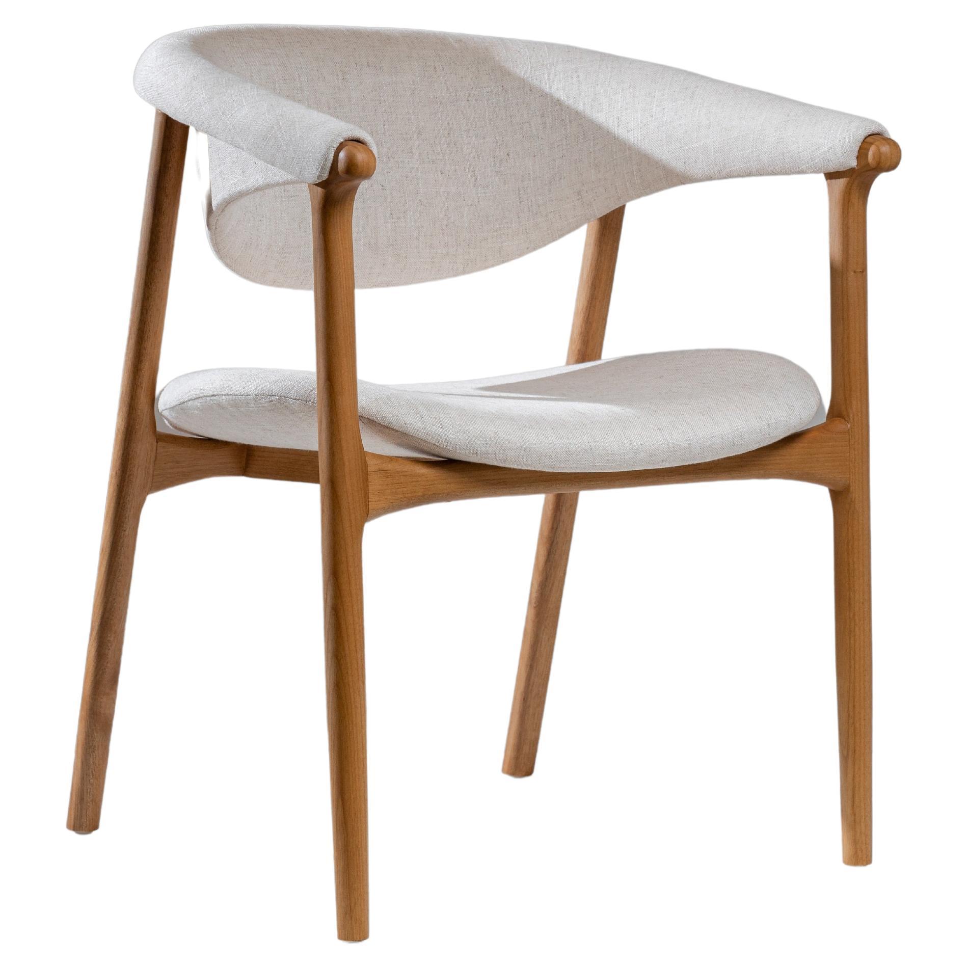 Arraia Brazilianischer zeitgenössischer Stuhl aus Holz und Stoff von Lattoog