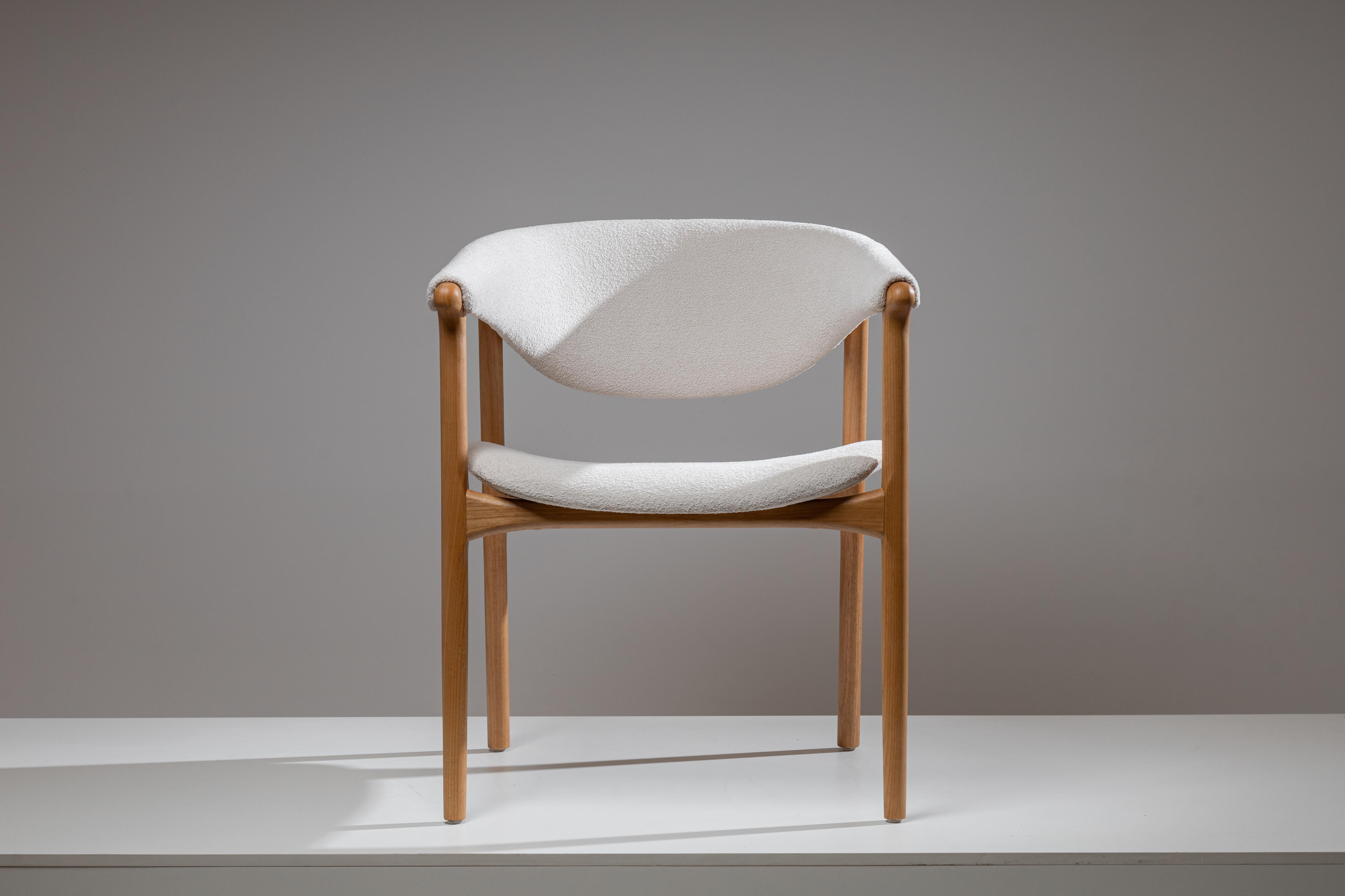 Le design du fauteuil Arraia associe une fois de plus les formes de la Nature aux traits des designers de Lattoog.
Ici, la vie marine, avec sa vaste 