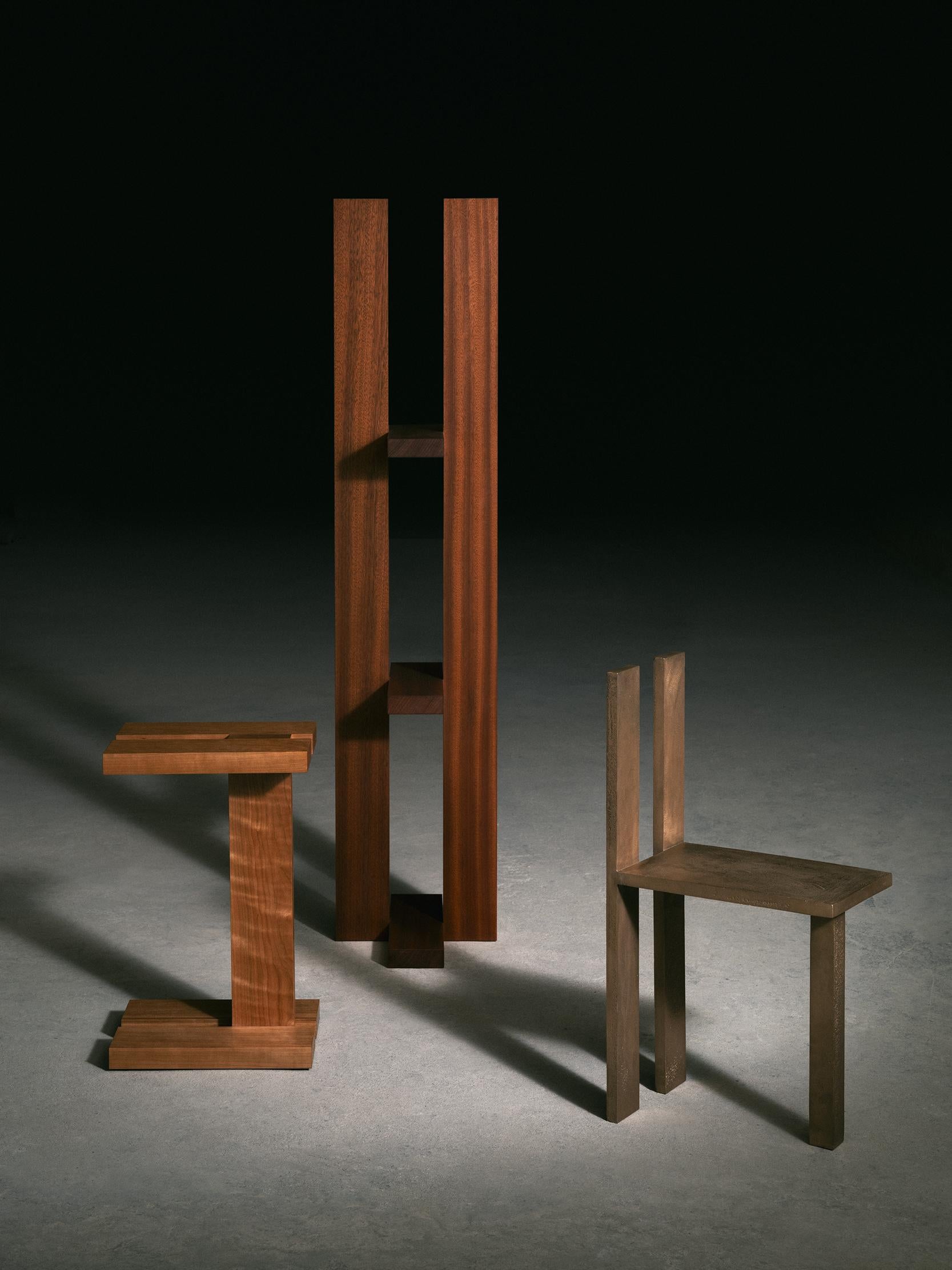 Minimaliste ARRANGEMENT n°15 (table de dessus de lit) cerisier de Nick Ross en vente