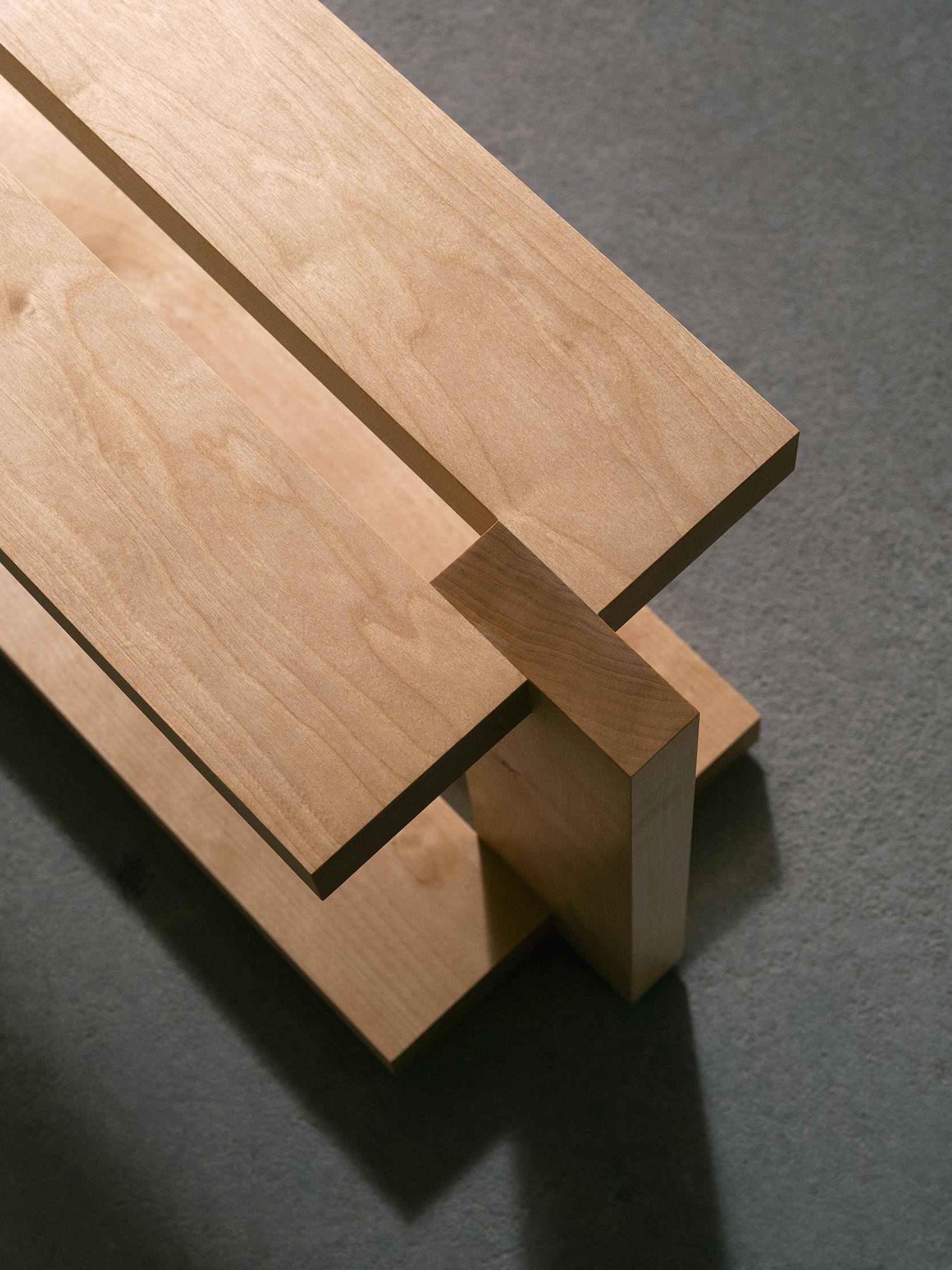 Minimaliste ARRANGEMENT n°16 (table à café) en bouleau de Nick Ross en vente
