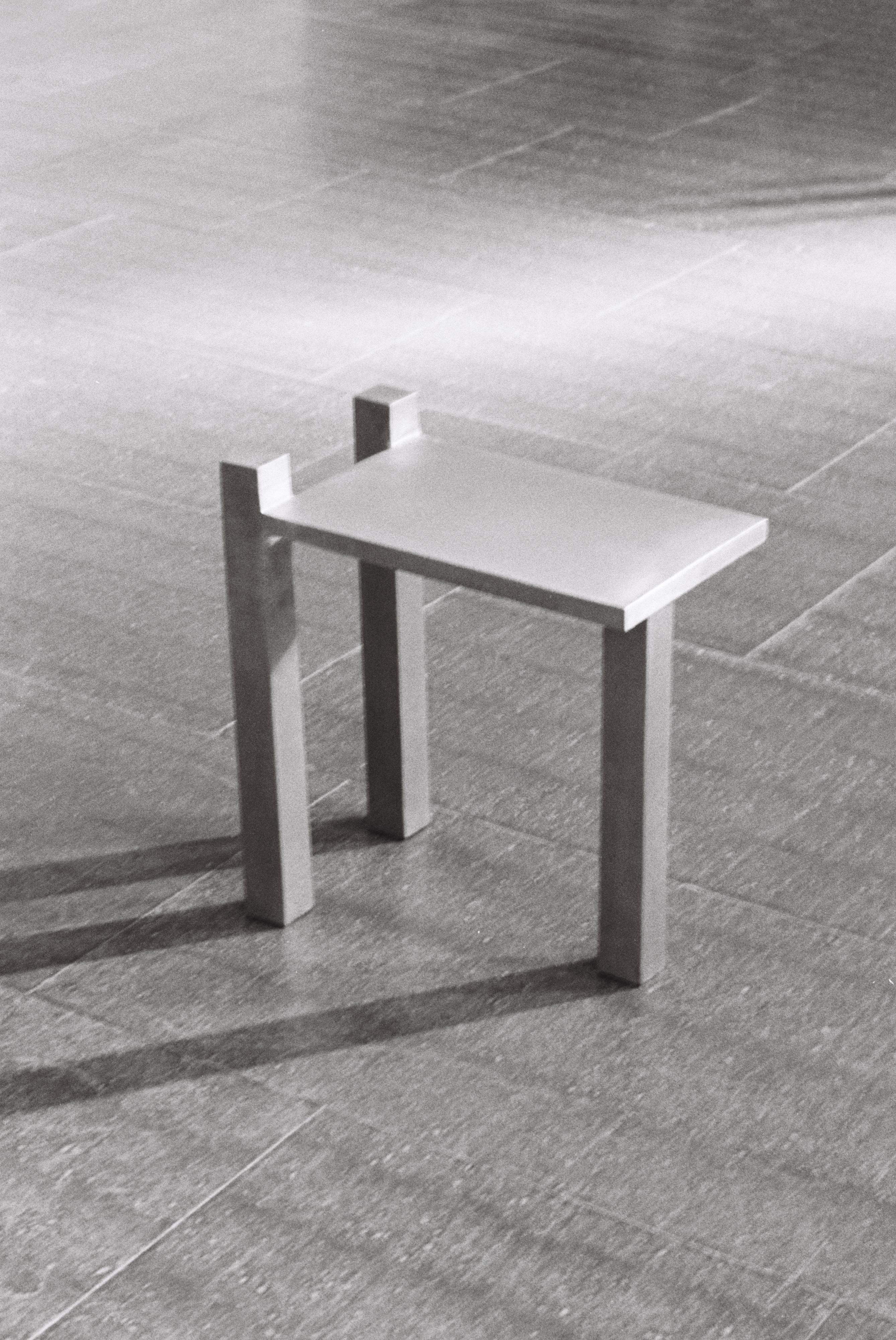 Minimalismo ARRANGEMENT #2 (Sgabello) Alluminio di Nick Ross in vendita