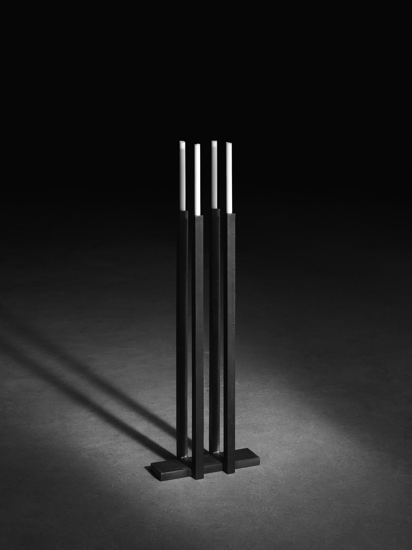 Minimalismo ARRANGEMENT #5 (Portacandele) AluBronze di Nick Ross in vendita