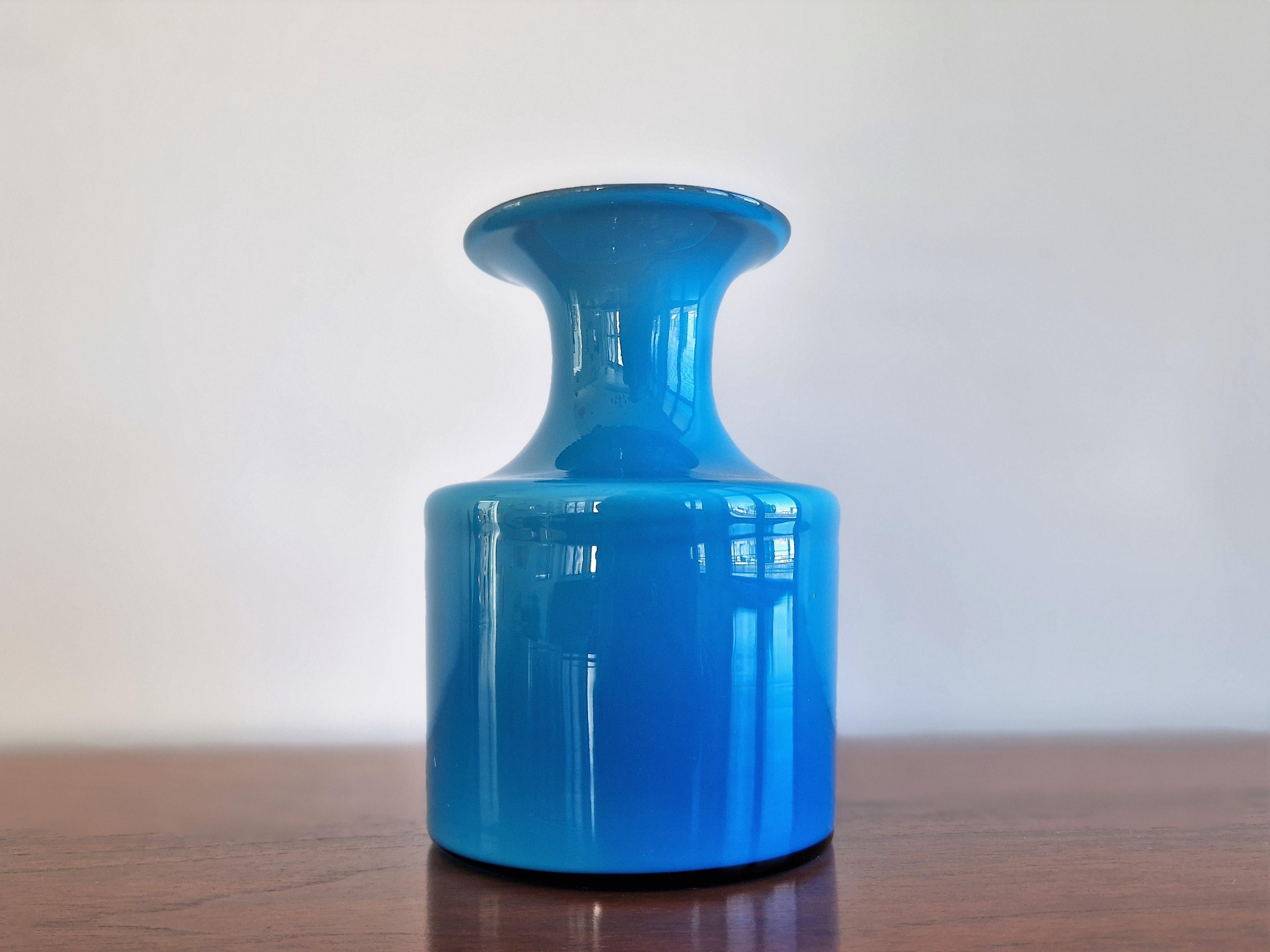 Arrangement of 3 Blue Glass 'Carnaby' Vases by Per Lütken for Holmegaard For Sale 1