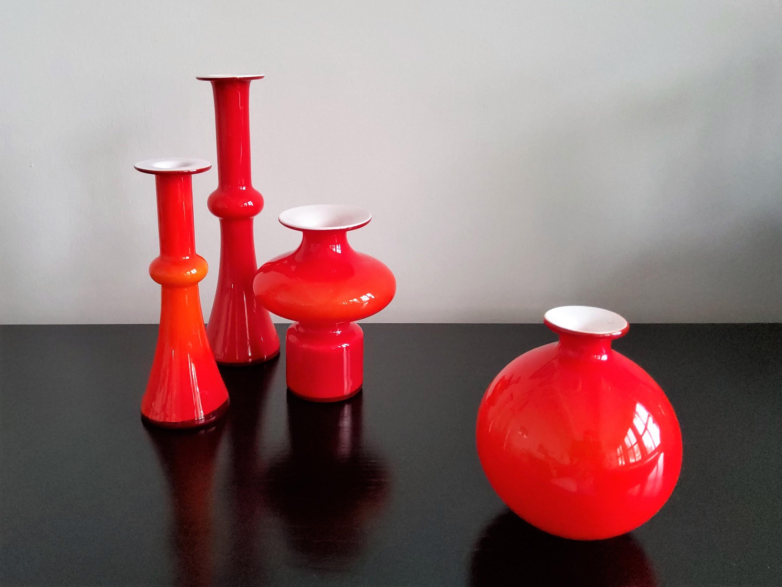 Danish Arrangement of 4 Red Glass 'Carnaby' Vases by Per Lütken for Holmegaard, Denmark For Sale