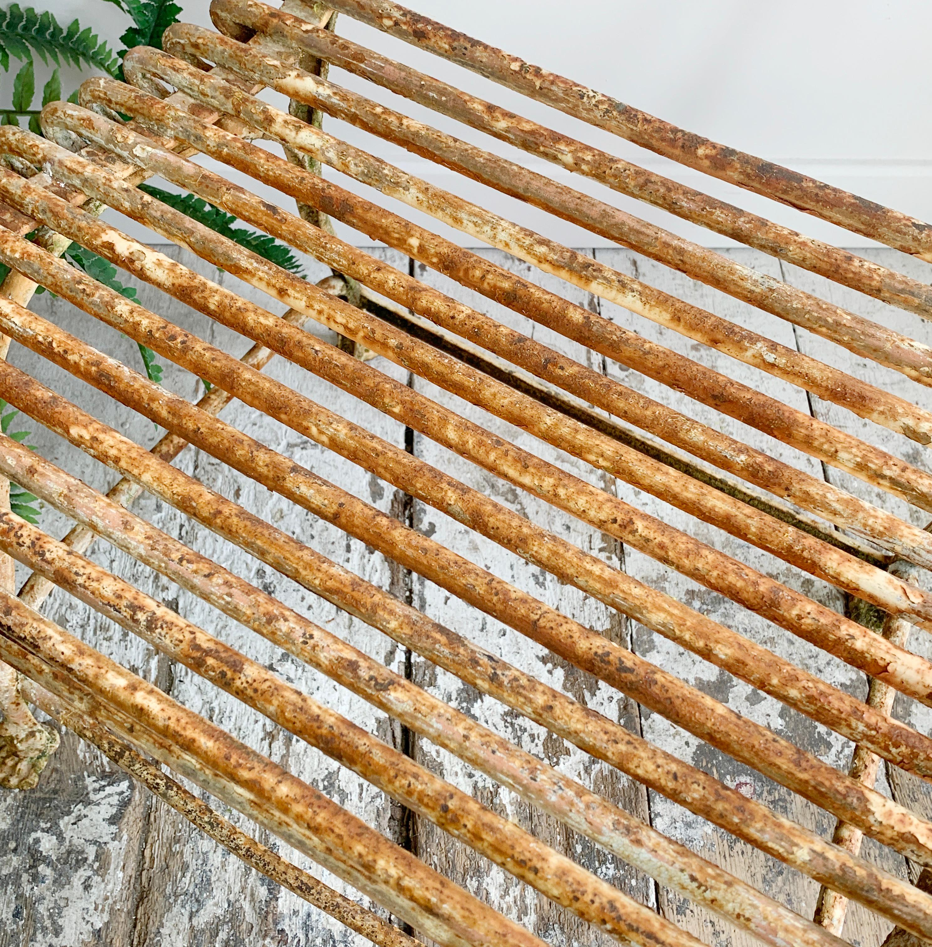 Arras de chaises de jardin en pattes de lion, 19ème siècle, lot de 3 en vente 9
